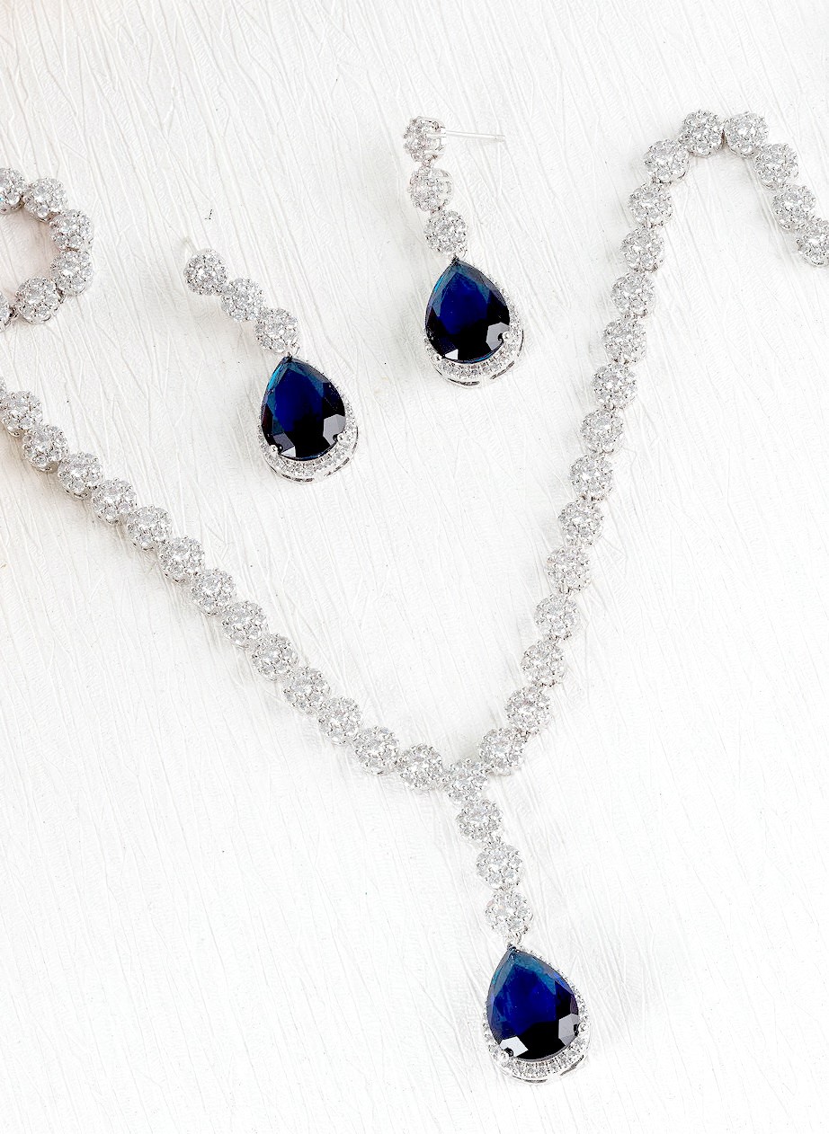 SAPPHIRE DIAMOND 18K WHITE GOLD NECKLACE EARRING สร้อยคอ ต่างหู ไพลิน ล้อมเพชร ทอง 18K Pre-order