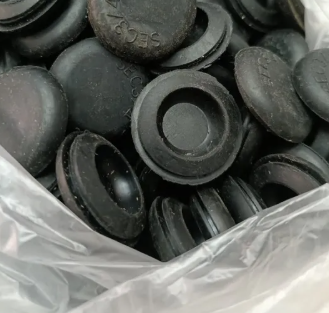 10 อัน ลูกยางอุด Rubber Plug 1/2 3/4" 1นิ้ว ยางอุดรูบ๊อก รูตู้ไฟ ยี่ห้อ SEC ลูกยางที่ใช้สำหรับ อุดที่รูตู้ไฟสวิทช์บอร์ดหรือบ๊อกซ์ชนิดต่างๆ