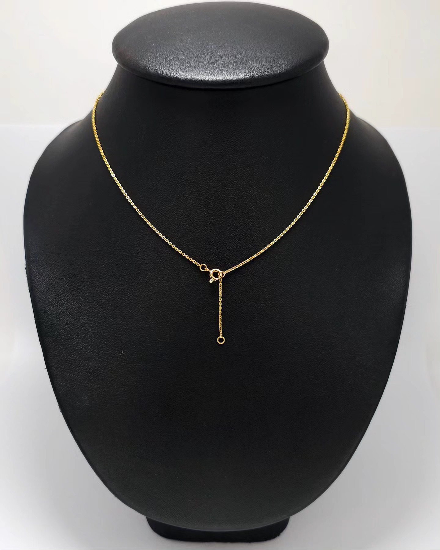 🚫ปิดการขาย(SoIdOut)🚫สร้อยคอทองคำ 18K ความยาวใส่ได้ 2 ระดับ 16.2, 17.2 นิ้ว (41, 43.7ซม) เพชรเกสร 4 ตัง 4 เม็ด รวม 16 ตัง น้ำ 96-97 ความสะอาด vvs-vs น้ำหนัก 4.44 กรัม ราคา 10,900.-(Net)