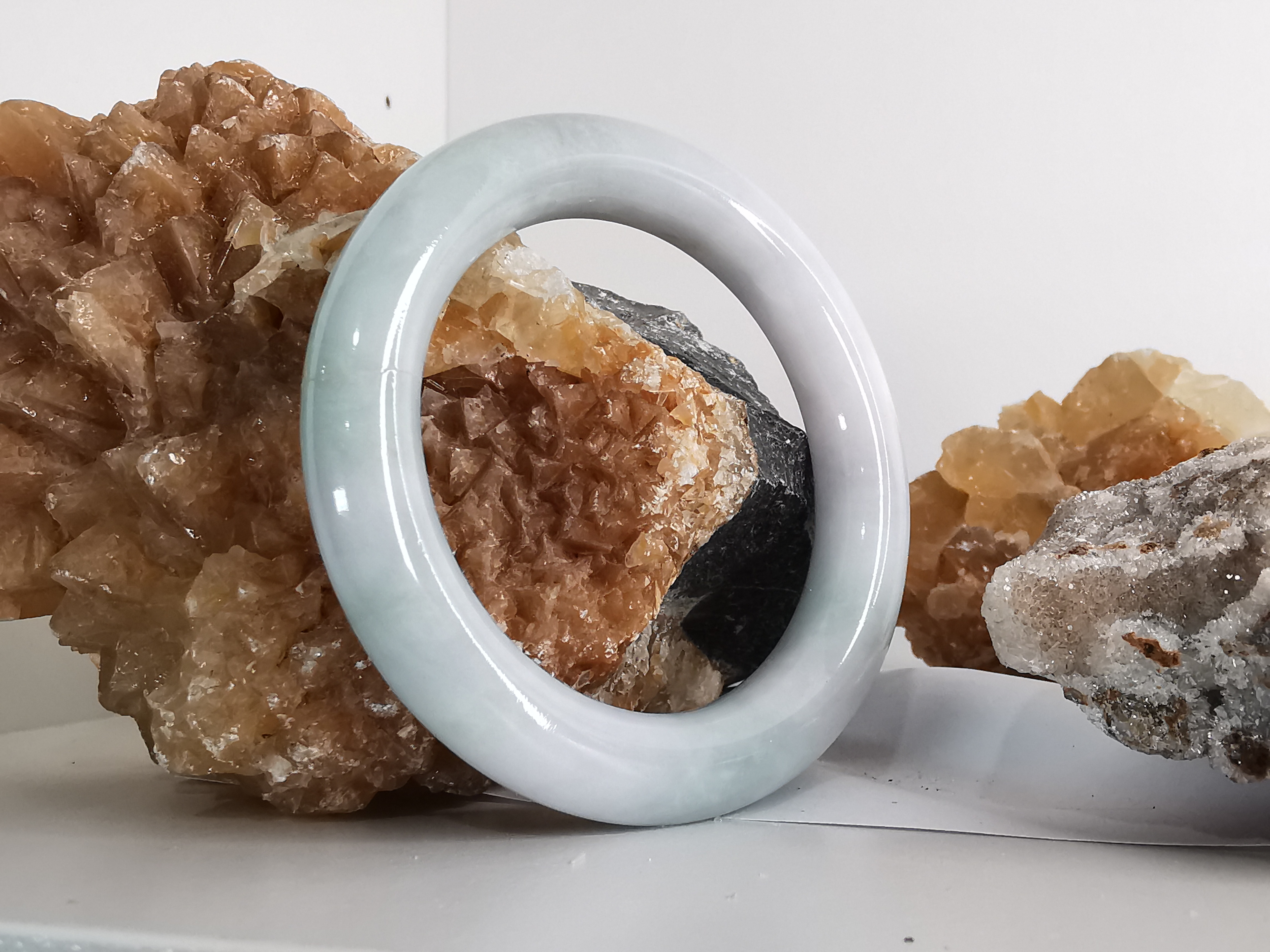 Violet White Green Bangle กำไลหยกเจไดต์แท้ Diameter/ เส้นผ่านศูนย์กลางด้านใน 52 mm.