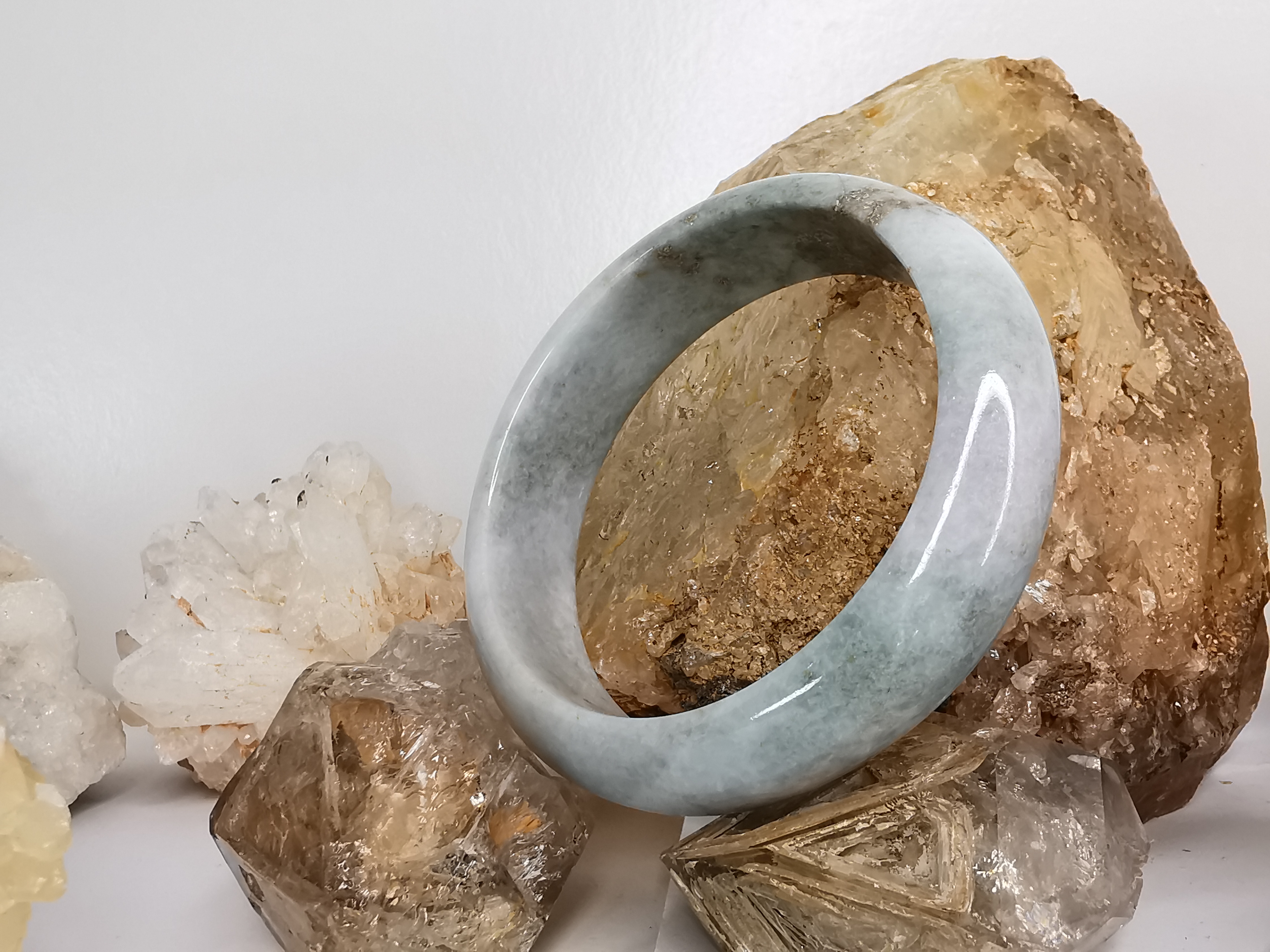 Green White Yellow Jade Bangle กำไลหยกเจไดต์แท้ Diameter/ เส้นผ่านศูนย์กลางด้านใน 59 mm.