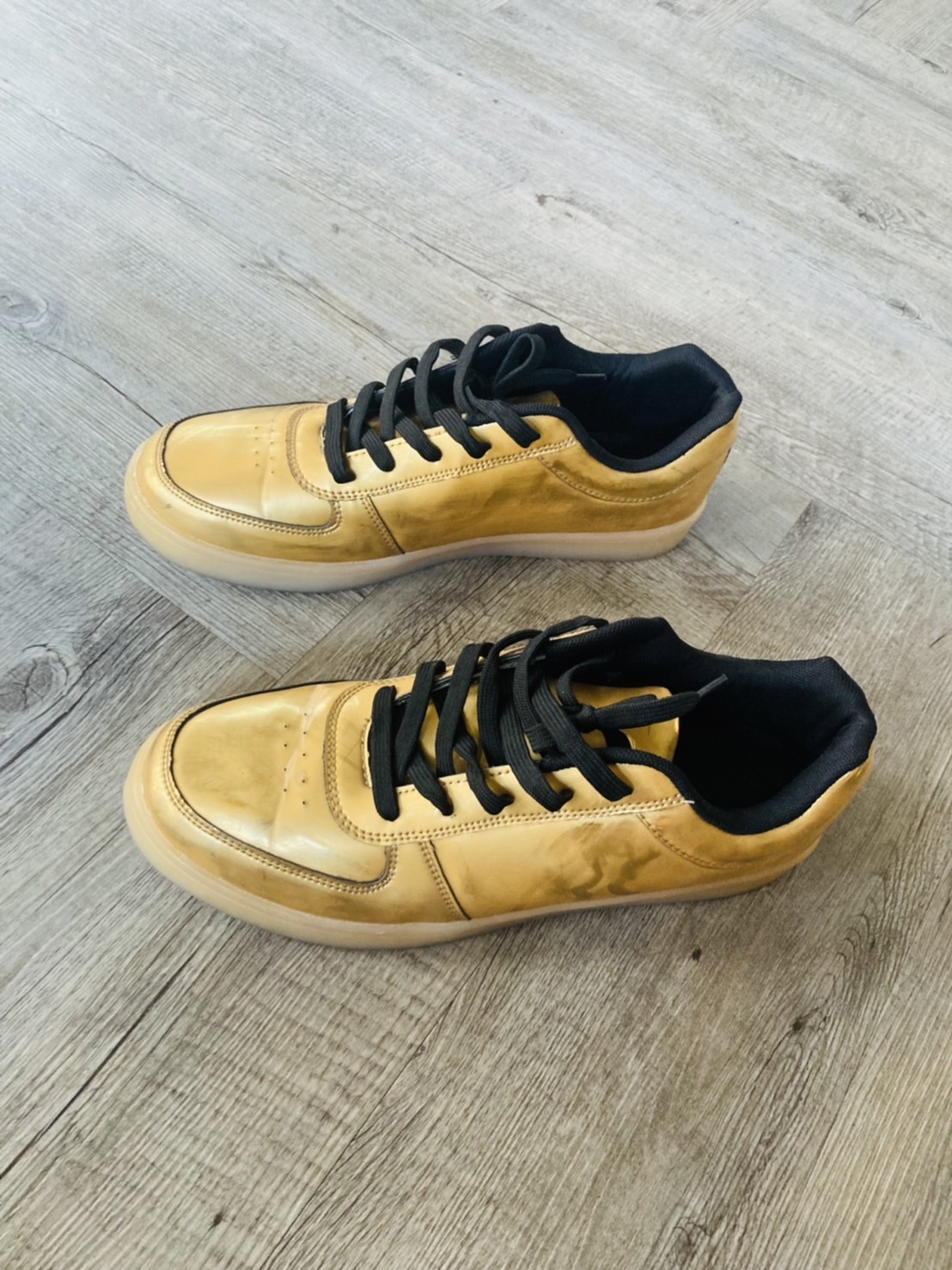 G 210109 รองเท้าผ้าใบ ราคาเช่า 95 ต่อ 1 วัน