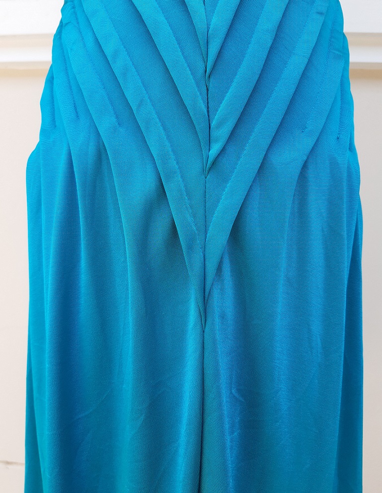 กระโปรงสั้นผ้าลื่นสีเขียวเทอควอยซ์