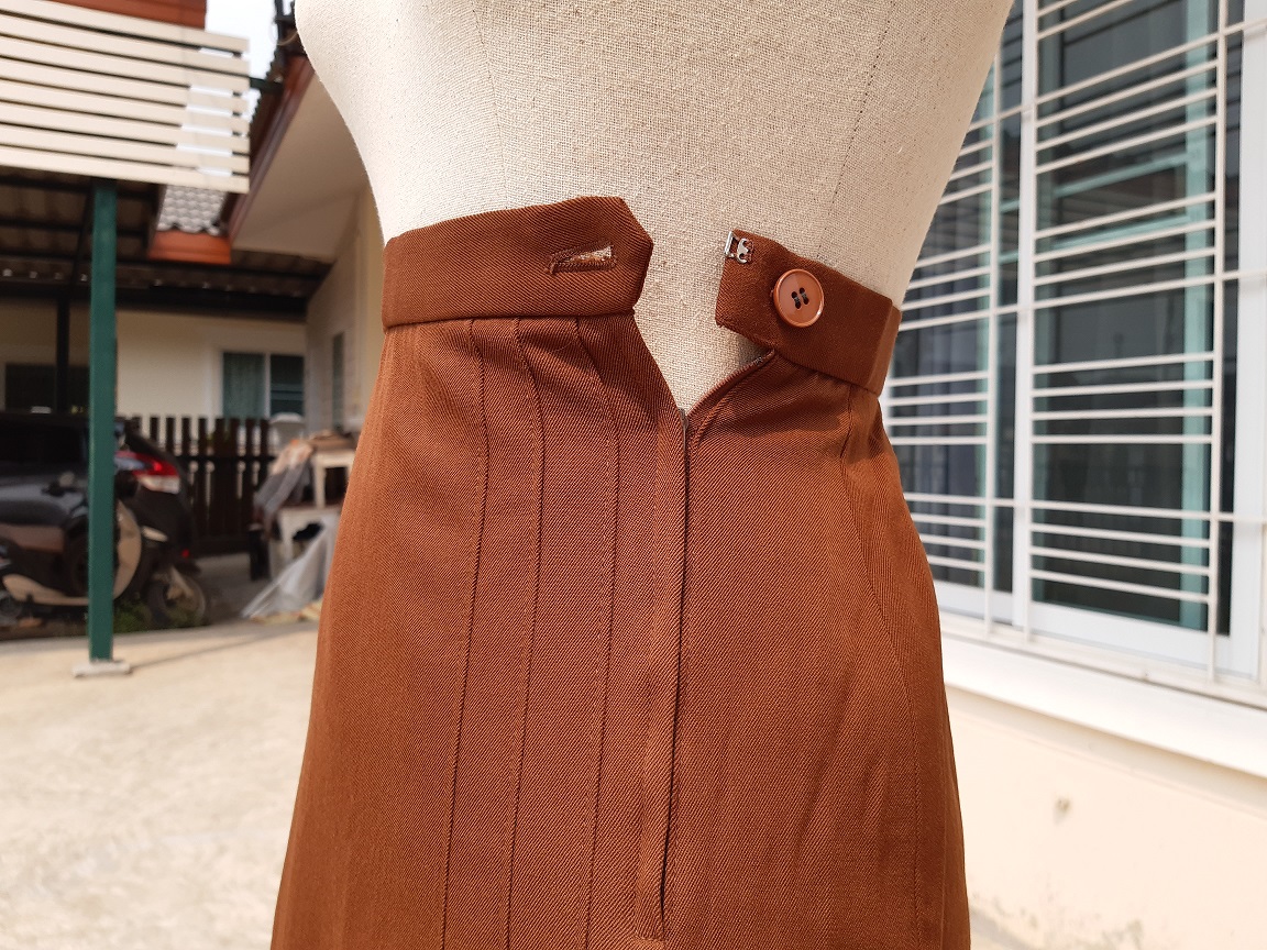 กระโปรงพลีททำงานสีน้ำตาล