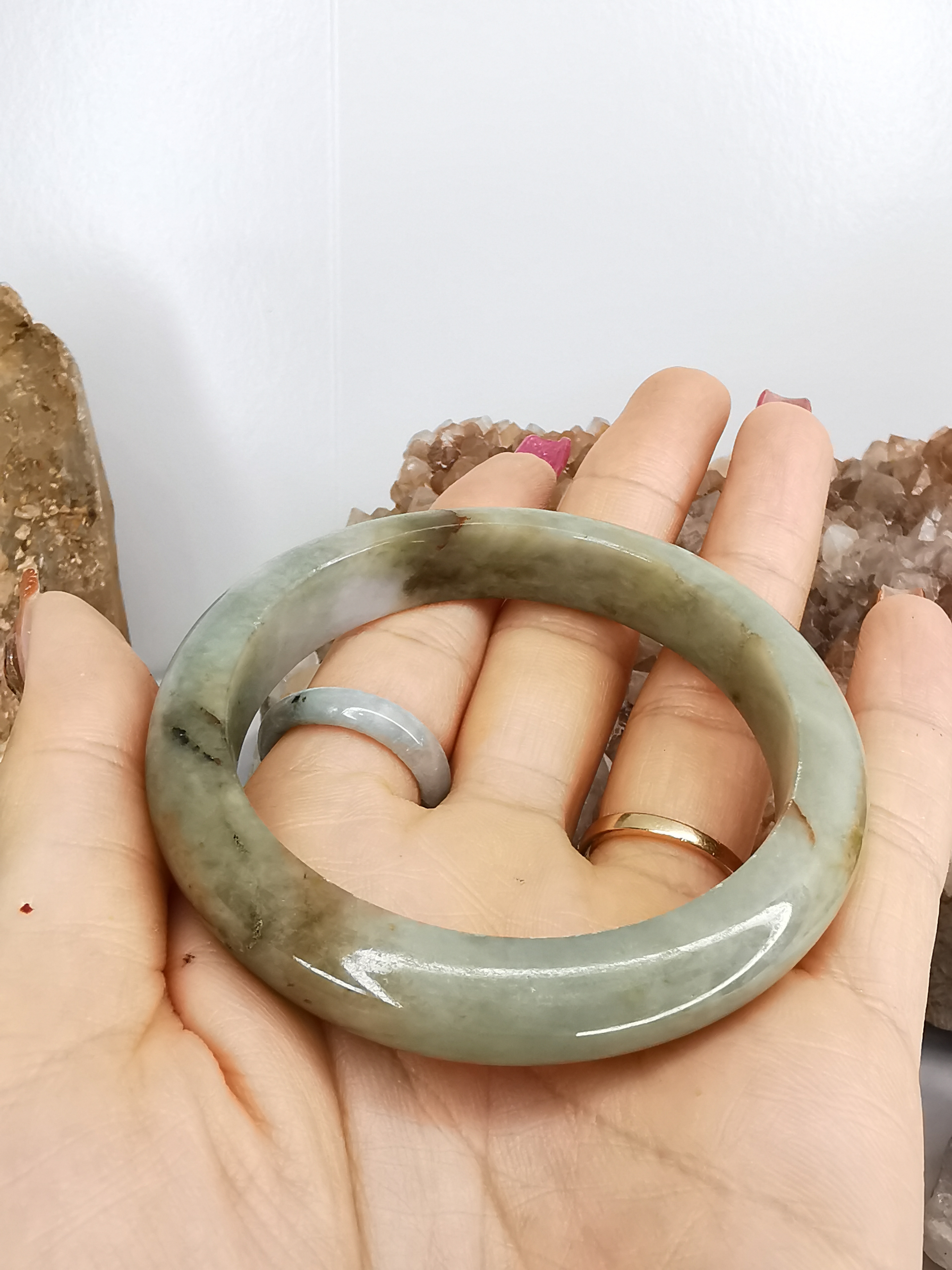 Green Orange White Jade Bangle กำไลหยกเจไดต์แท้ Diameter/ เส้นผ่านศูนย์กลางด้านใน 55 mm.