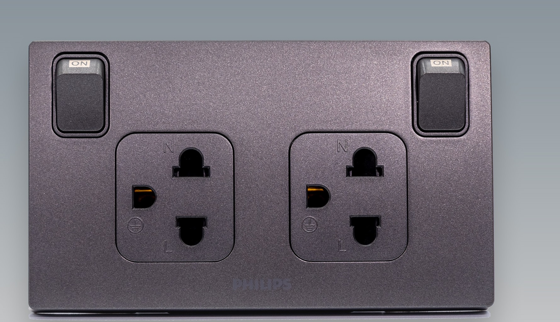 Philips Set ชุดเต้ารับกราวน์คู่ สวิตซ์คุม เปิด-ปิดไฟ สีขาวหรือดำ สีดำ ปลั๊กไฟมีสวิตซ์ ฟิลลิป์ ปลักไฟมีสวิทซ์