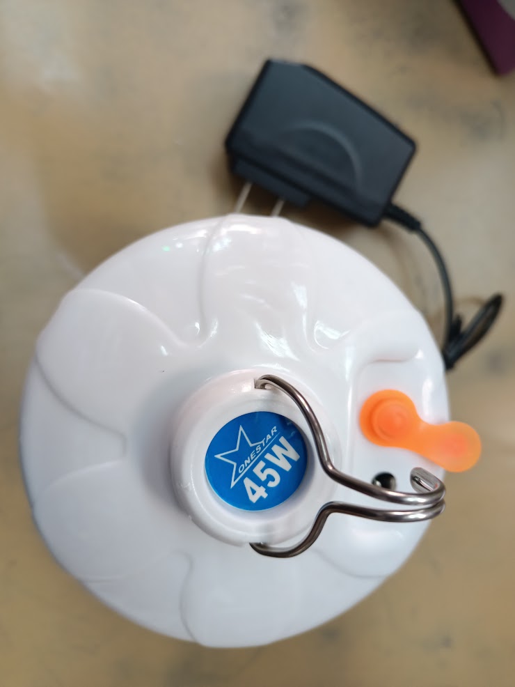 หลอดไฟชาร์จแบตได้ 45W อยู่ได้ 7ชั่วโมง แบรน์ ONESTAR มีที่ชาร์ตให้ในกล่อง หลอดไฟฉุกเฉิน ไฟตั้งแคมป์ หลอดไฟสำรอง