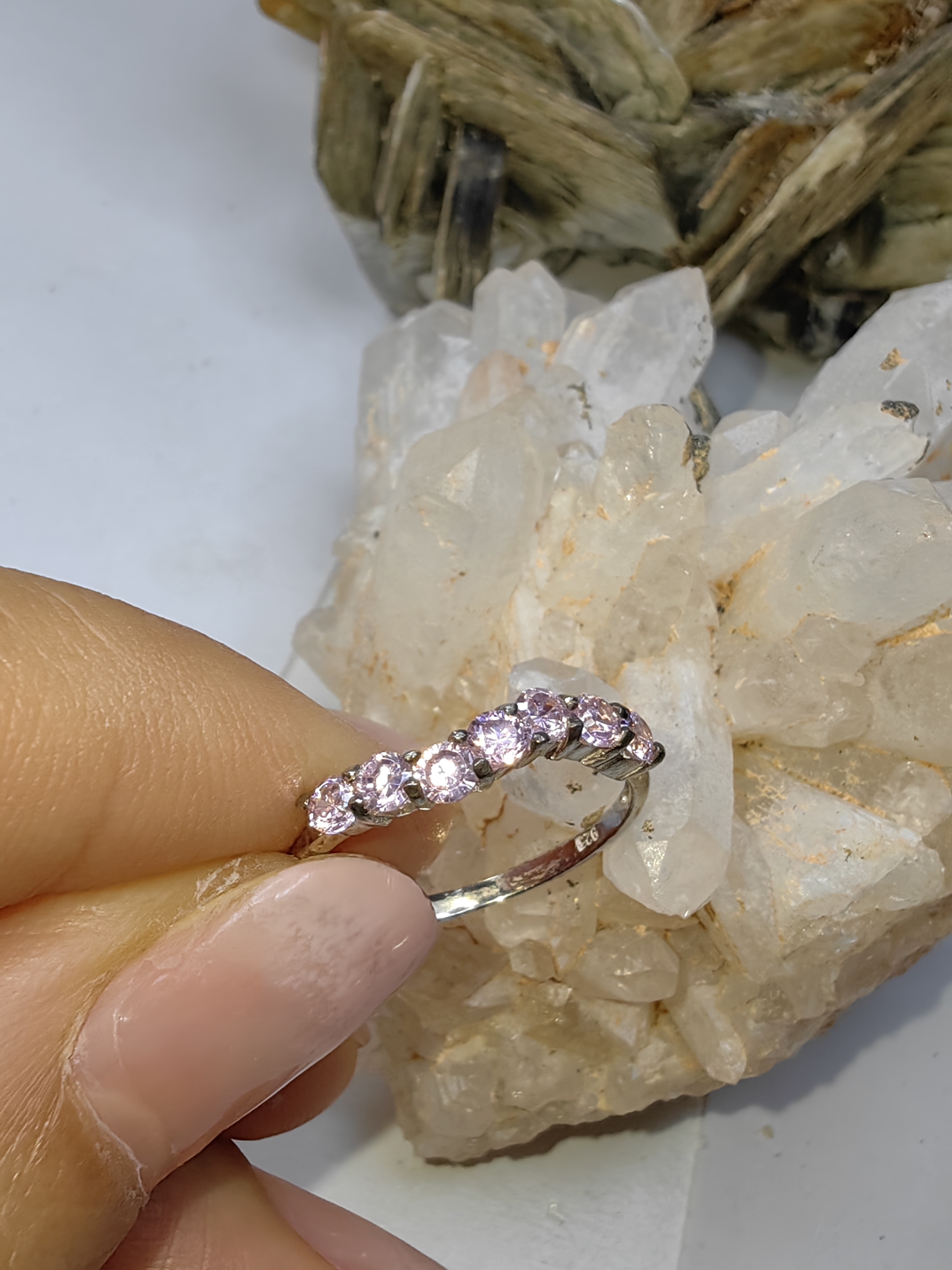 แซฟไฟร์สีชมพู เงินแท้ 92.5% Pink Sapphire 925 Sterling Silver Ring