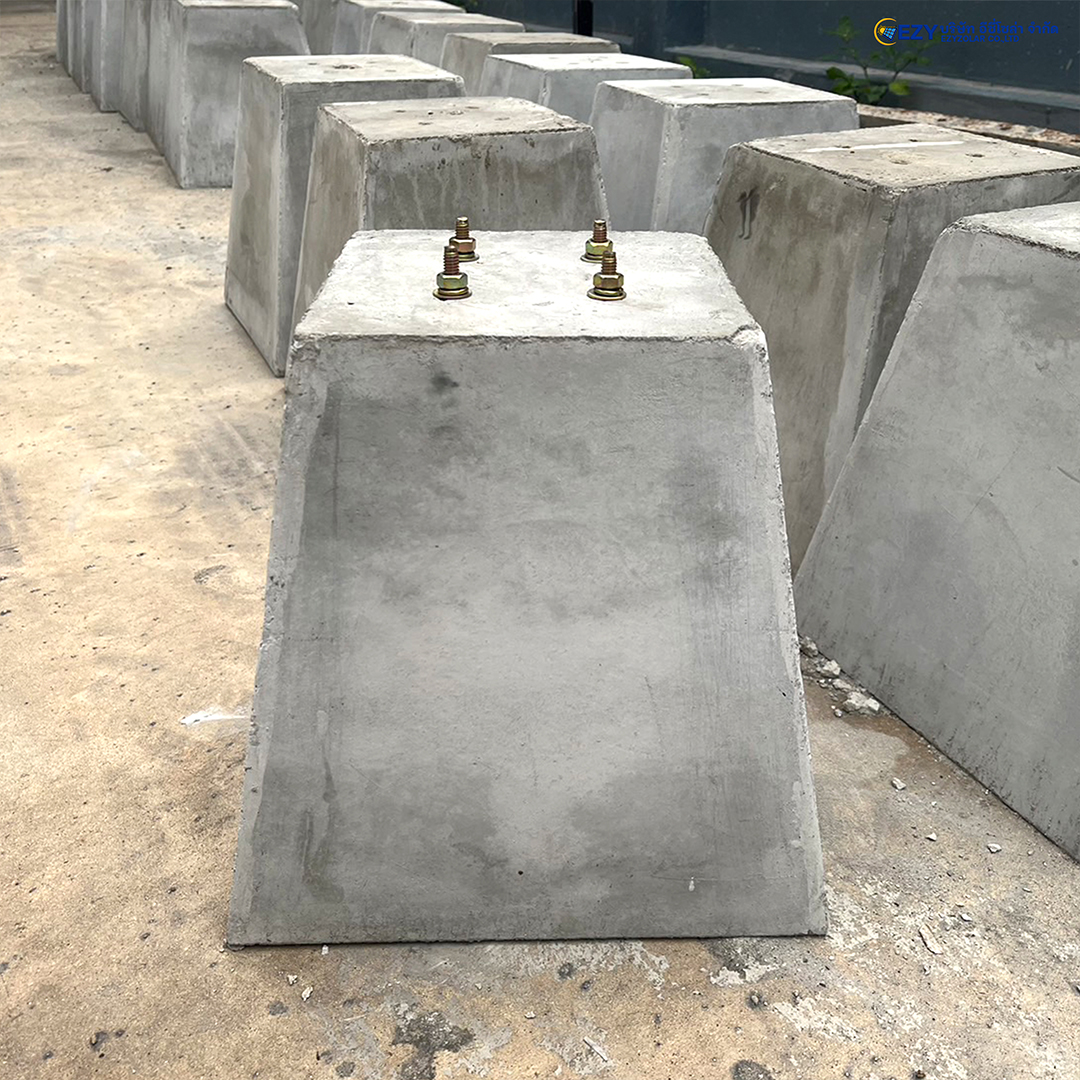 ฐานปูน 2" ระยะห่างรู 7.2 ซม. พร้อมน็อตยึดอย่างดี หนัก แข็งแรง ทนทาน ใช้กับเสาสูง 1-4 เมตร