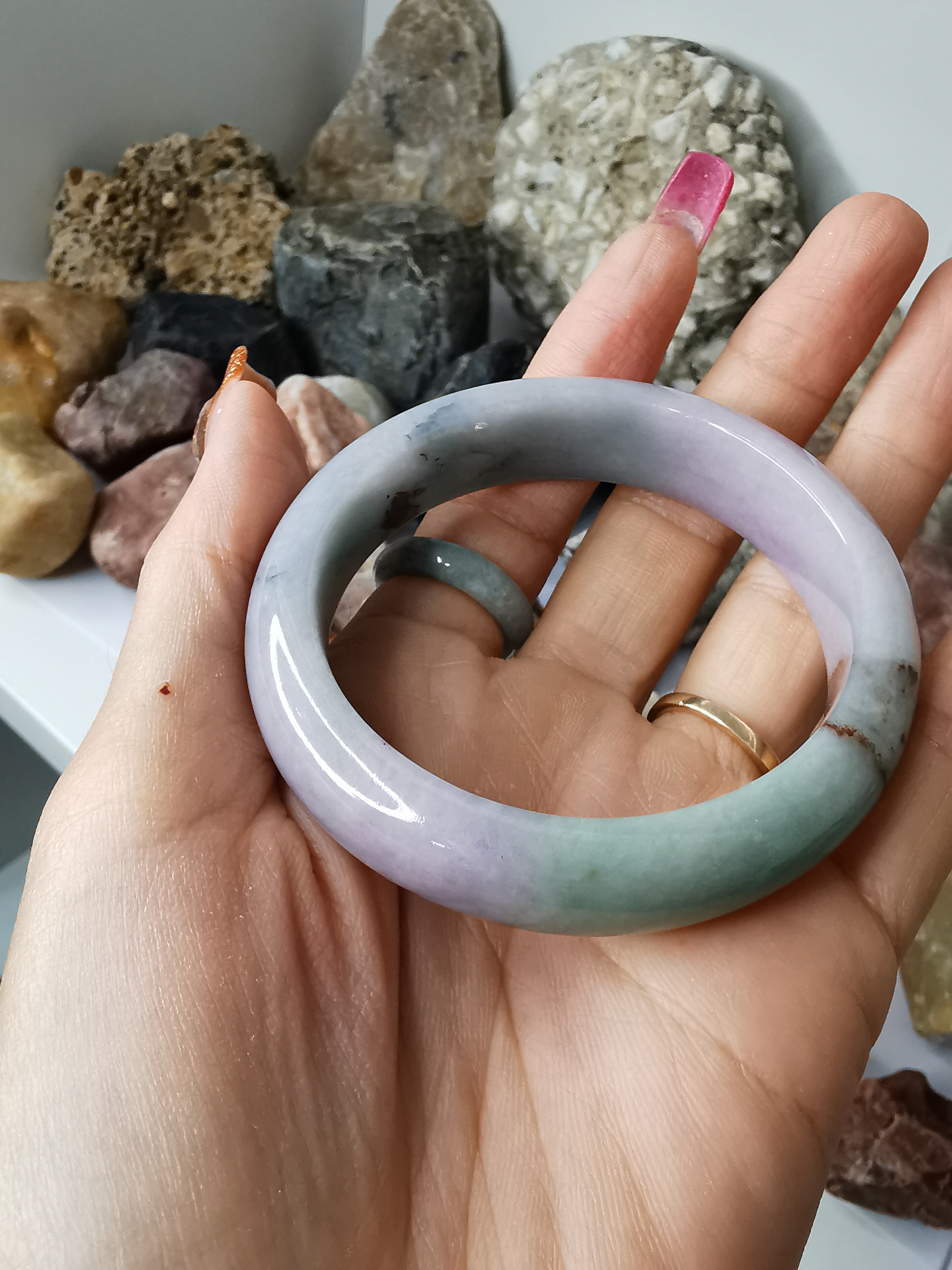 Violet Green Red Jade Bangle กำไลหยกเจไดต์แท้ Diameter/ เส้นผ่านศูนย์กลางด้านใน 55 mm.