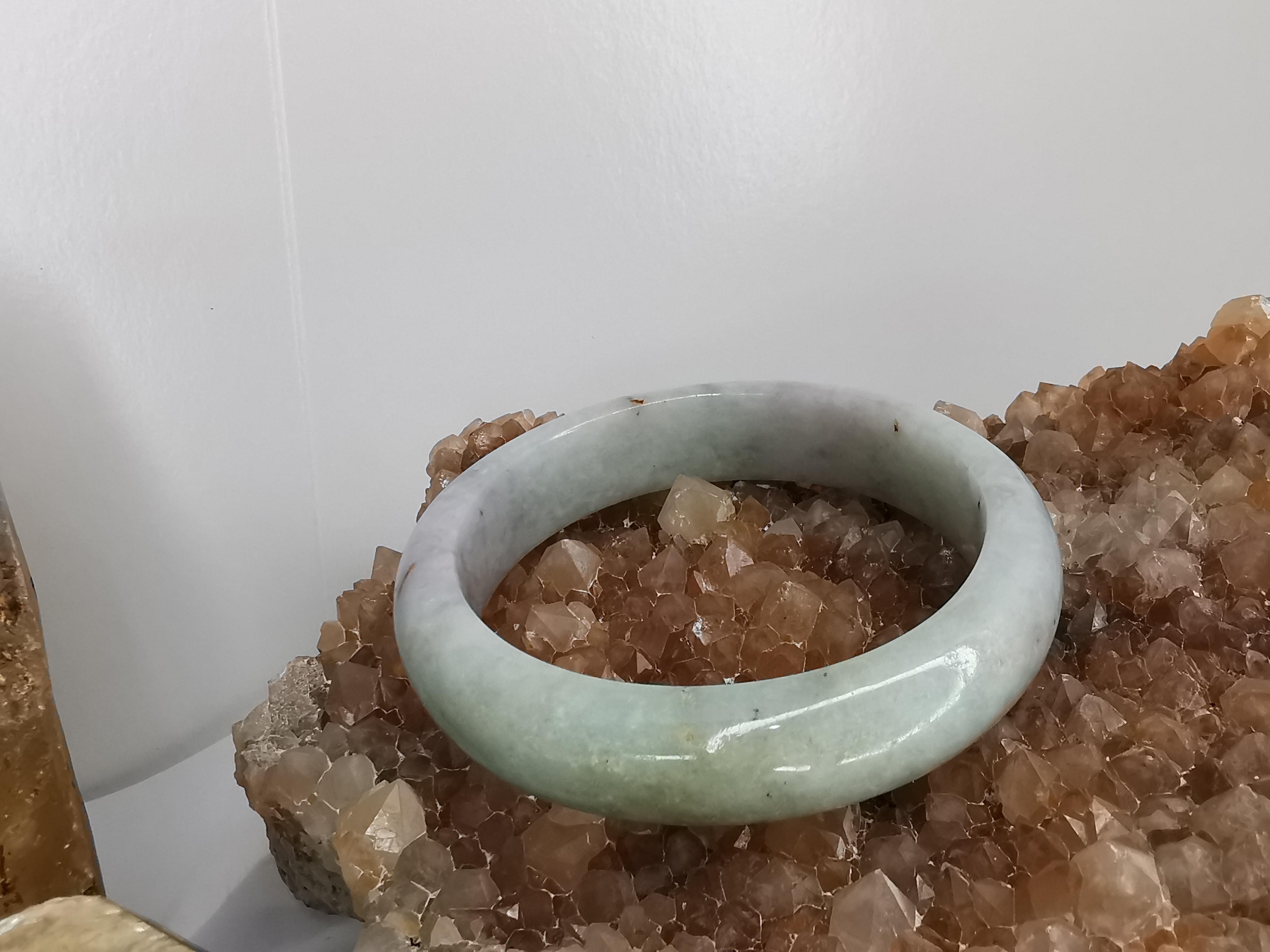 Violet Green Yellow Brown Bangle กำไลหยกเจไดต์แท้ Diameter/ เส้นผ่านศูนย์กลางด้านใน 63 mm.