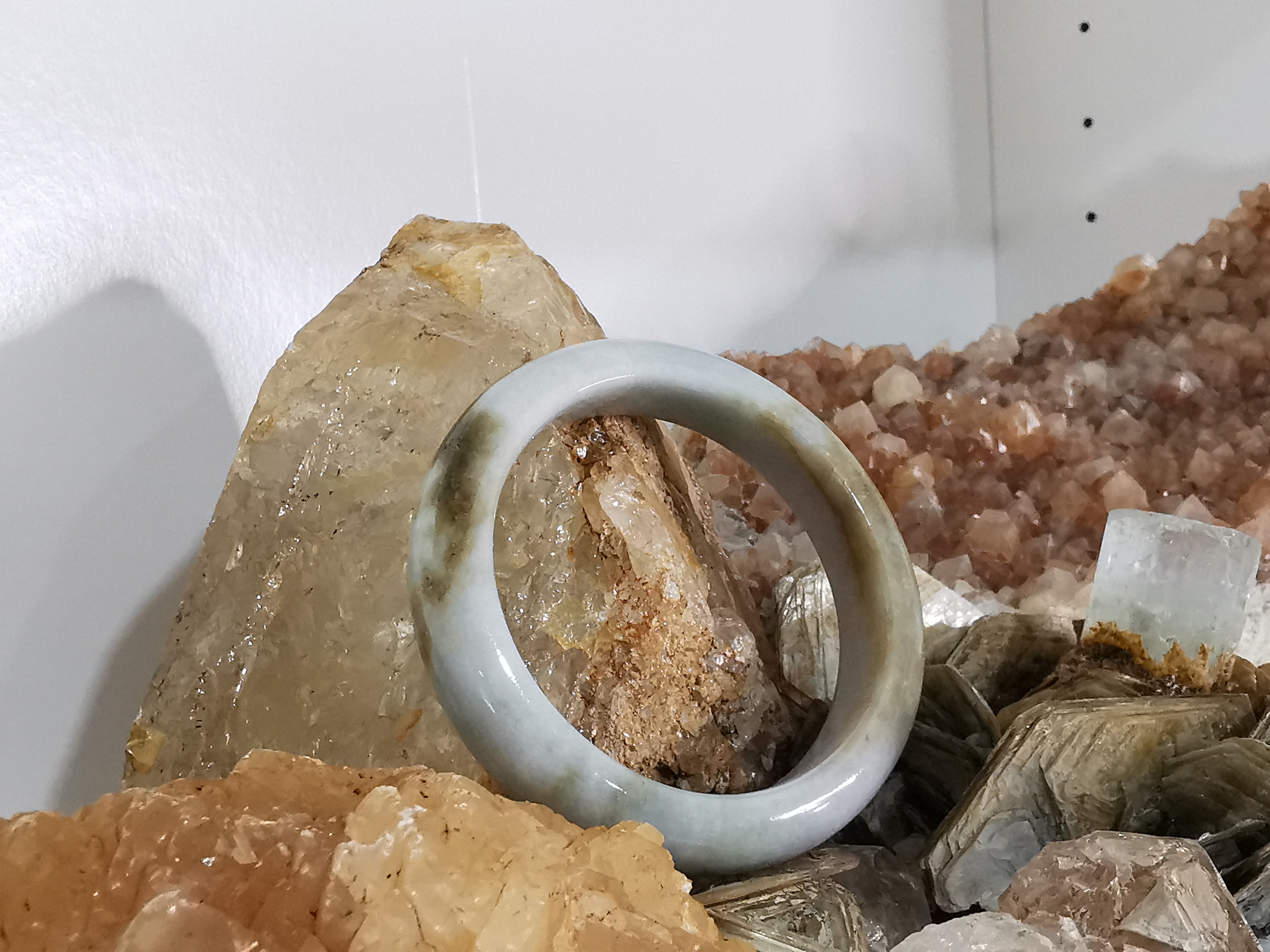 White Green Brown Bangle กำไลหยกเจไดต์แท้ Diameter/ เส้นผ่านศูนย์กลางด้านใน 55 mm.*