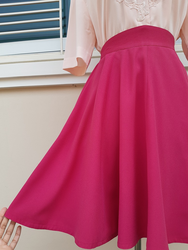 กระโปรงบานสีชมพู