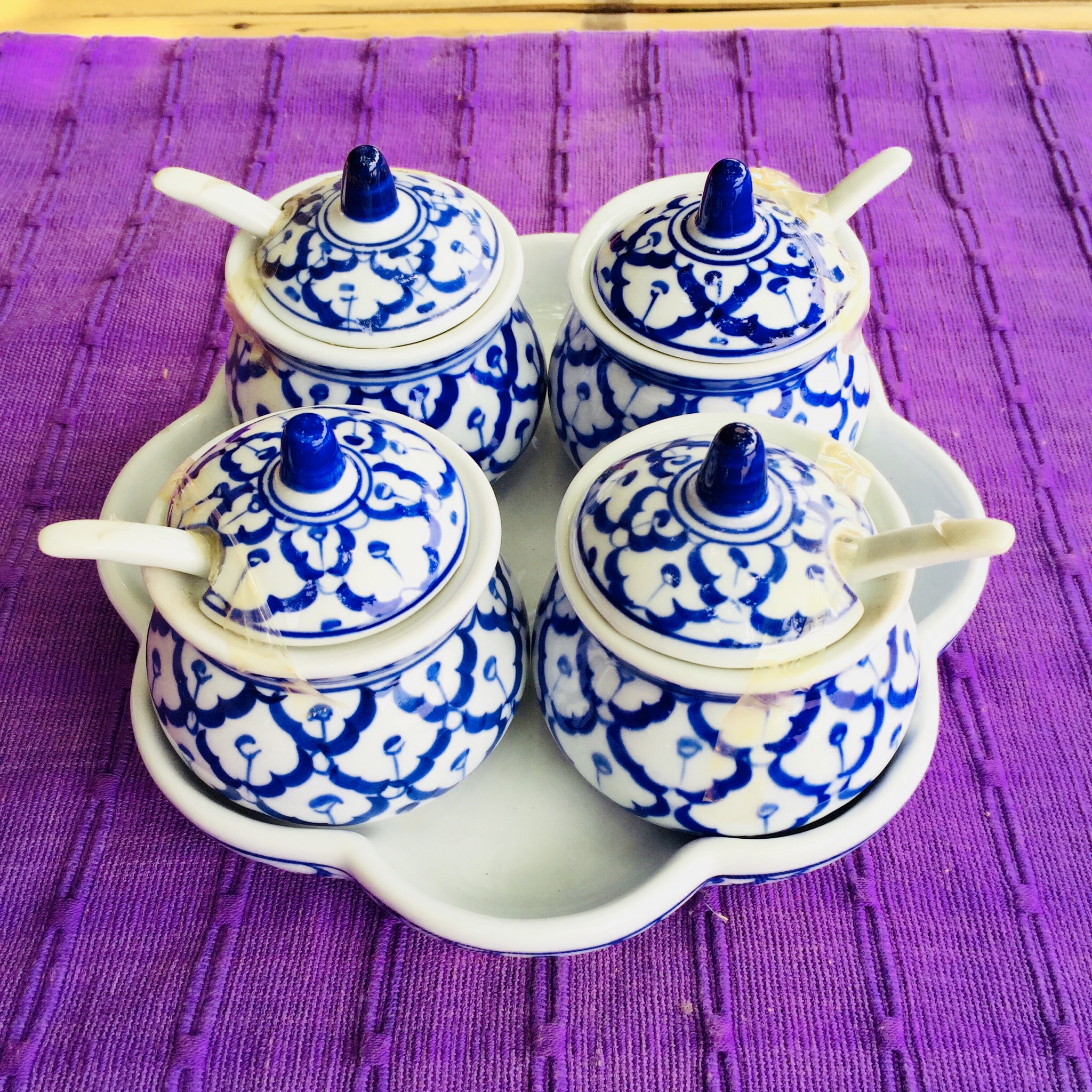 ชุดเครื่องปรุง4ที่ลายไทย