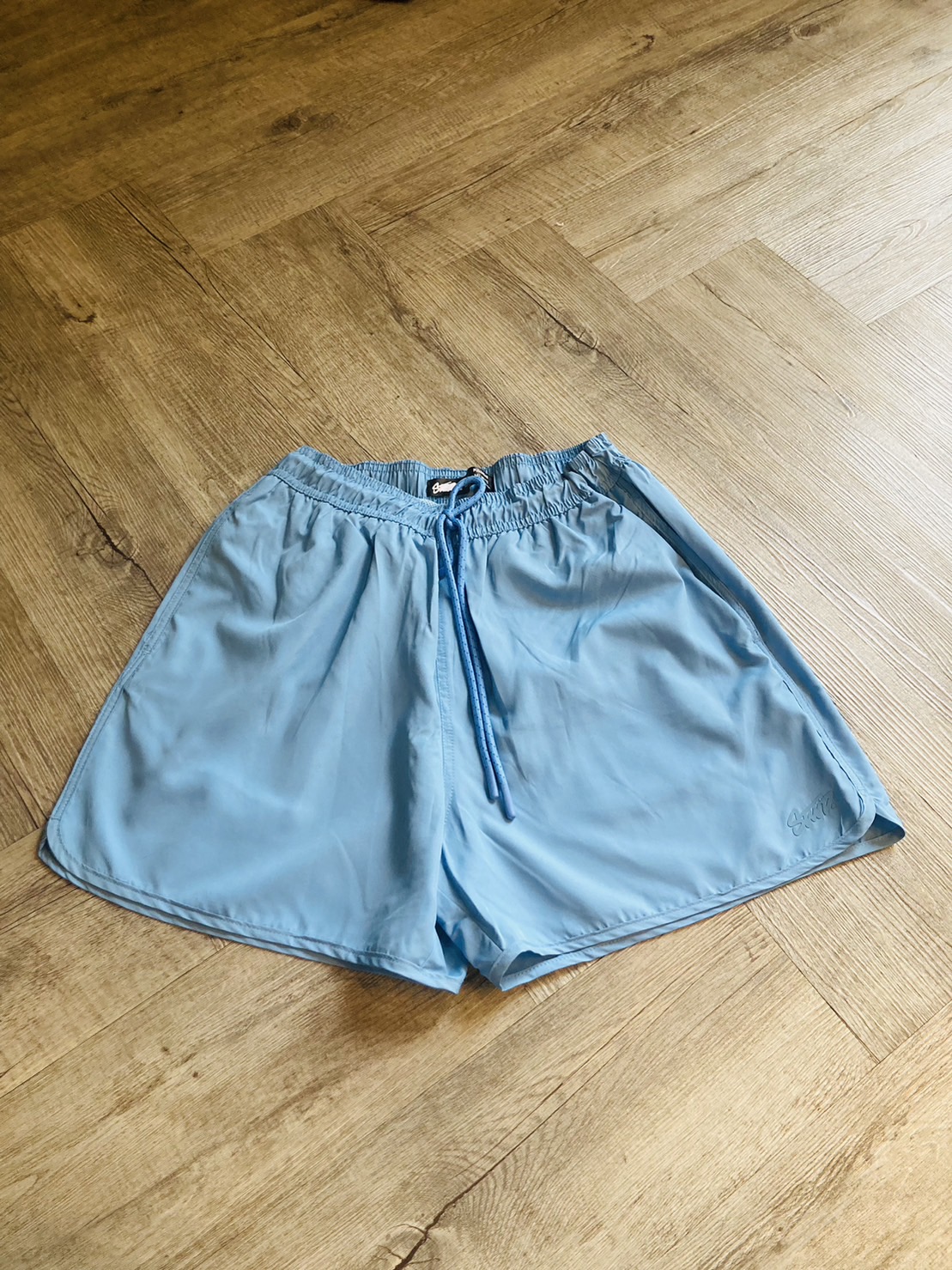 G 230071 กางเกงเซิร์ฟขาสั้นสีฟ้า ราคาเช่า 35 บาท ต่อ 1 วัน