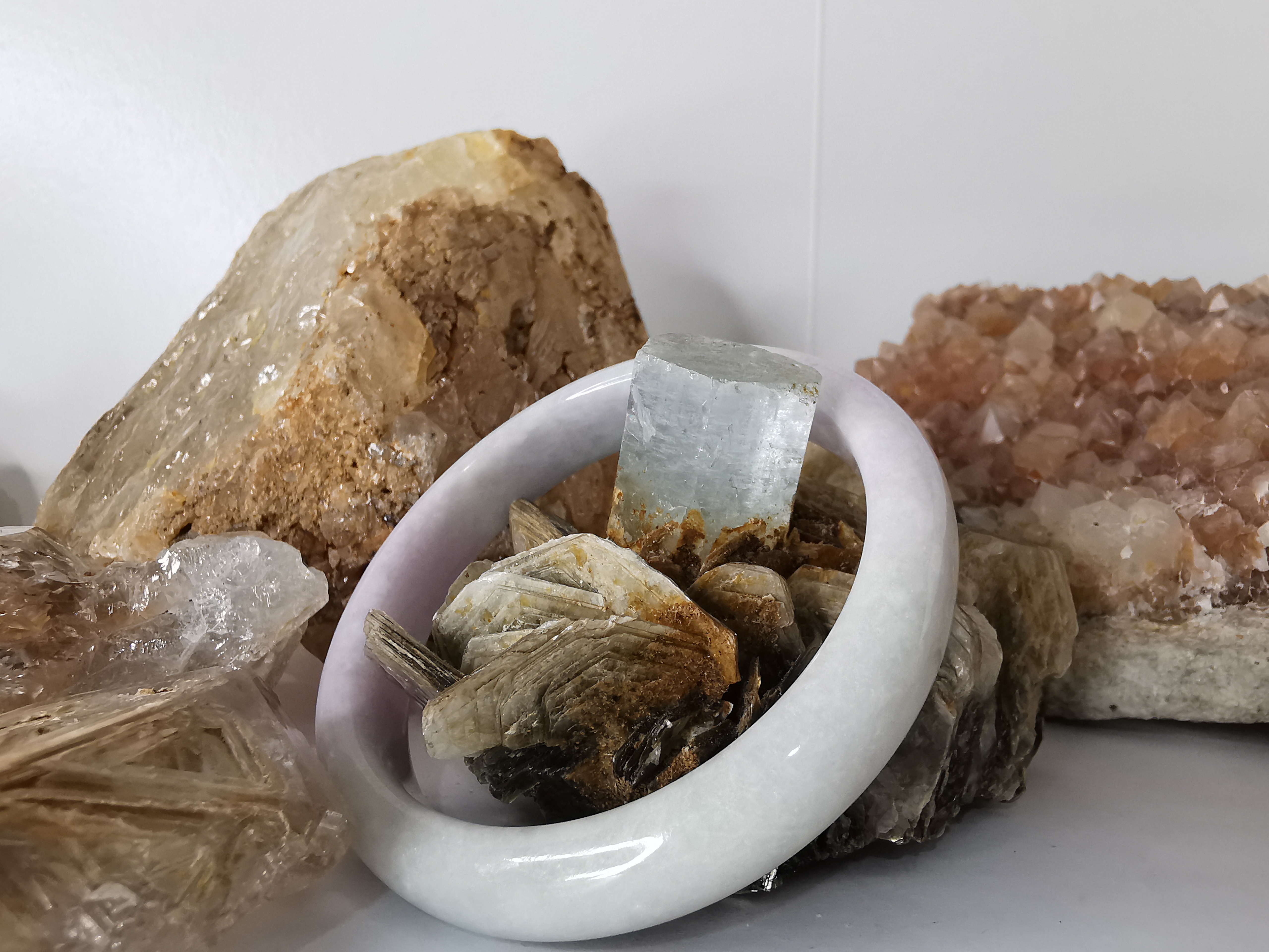 Violet Green Jadeite Bangle กำไลหยกเจไดต์แท้ Diameter/ เส้นผ่านศูนย์กลางด้านใน/size 60 mm.