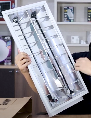 โคมตะแกรงติดลอย หลอดคู่ LED 2x18W 18วัตต์ ลอยบนฝ้า สำหรับหลอดสั้น แสงขาว 30x60cm