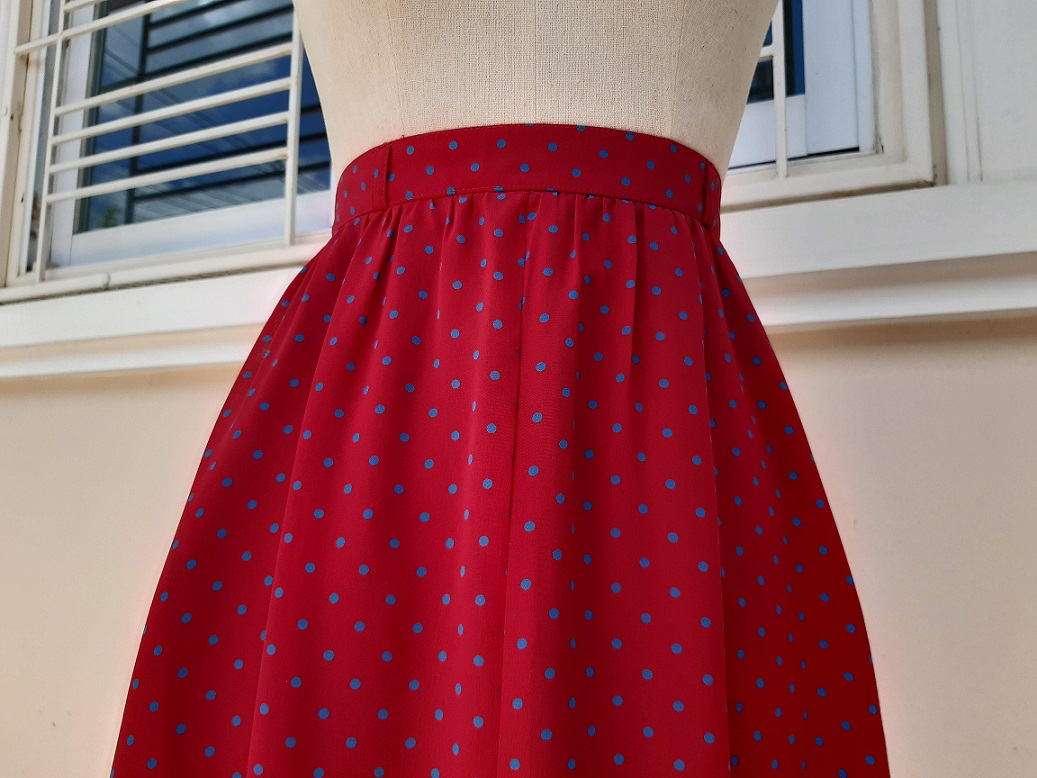 กระโปรงวินเทจสีชมพูลายจุดสีฟ้า (vintage skirt)