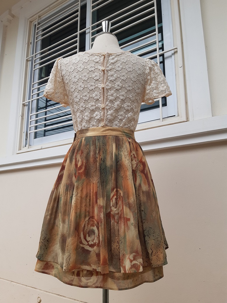 กระโปรงหลีทสั้นญี่ปุ่นสีน้ำตาล-เขียว