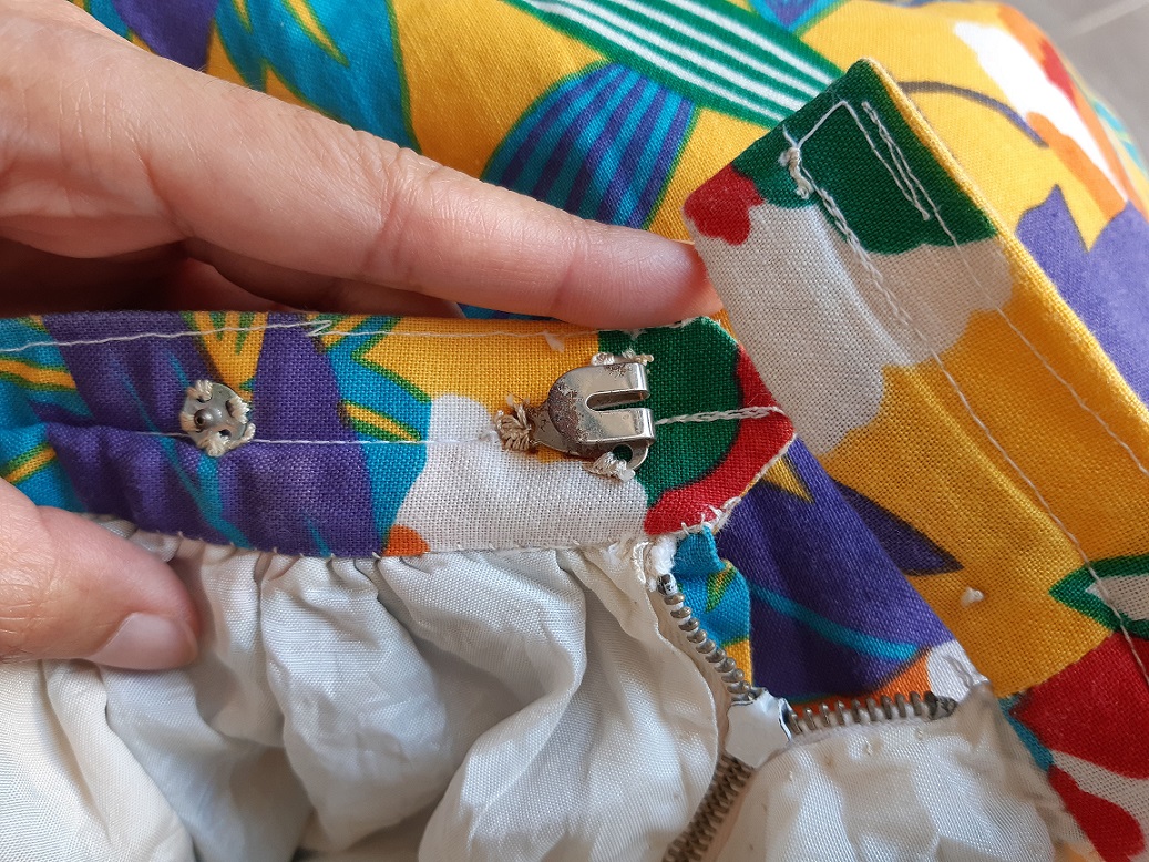 กระโปรงฮาวายวินเทจลายดอกสีเหลืองสด