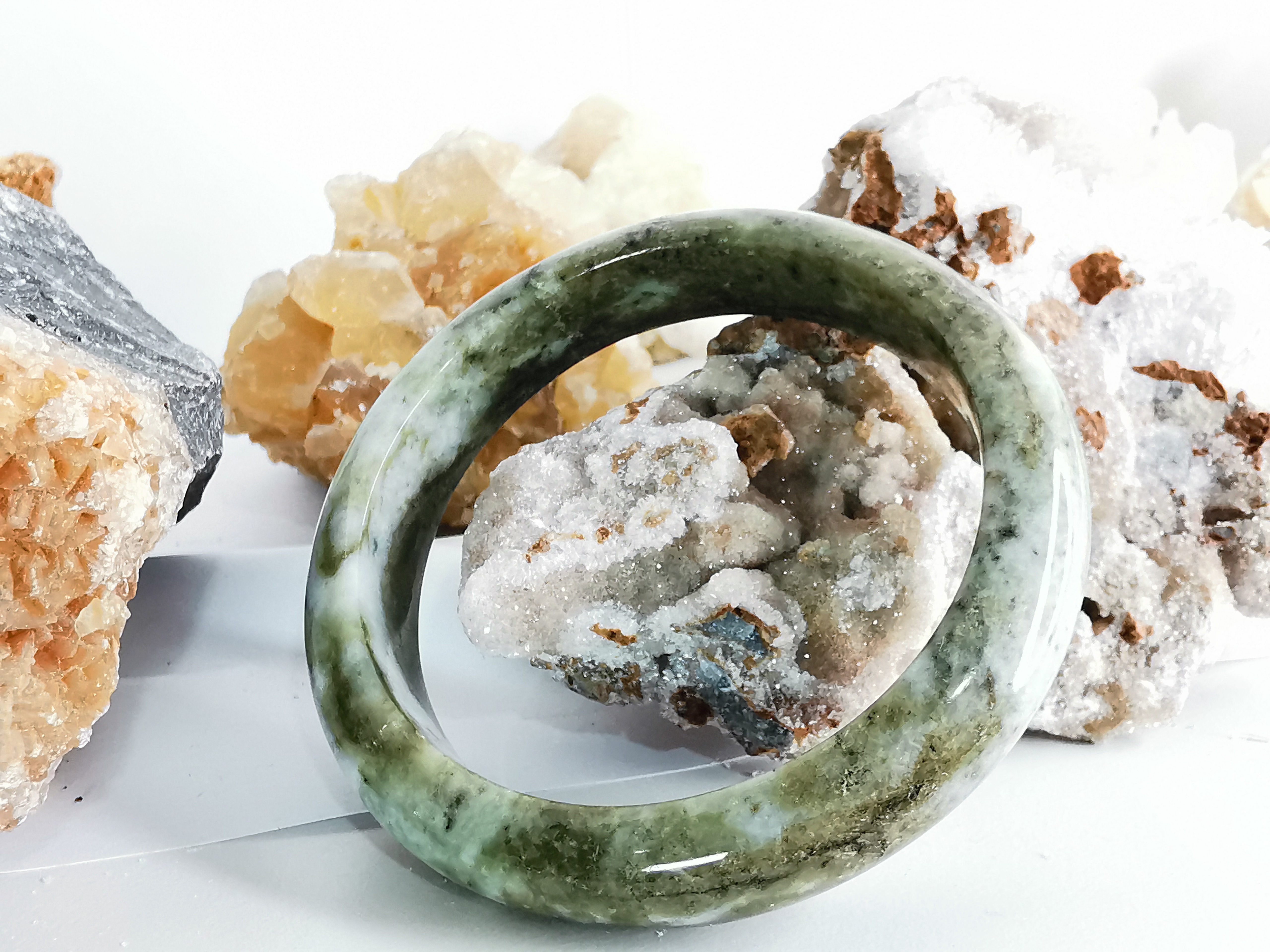 Green White Brown Jade Bangle กำไลหยกเจไดต์แท้ Diameter/ เส้นผ่านศูนย์กลางด้านใน 58 mm.