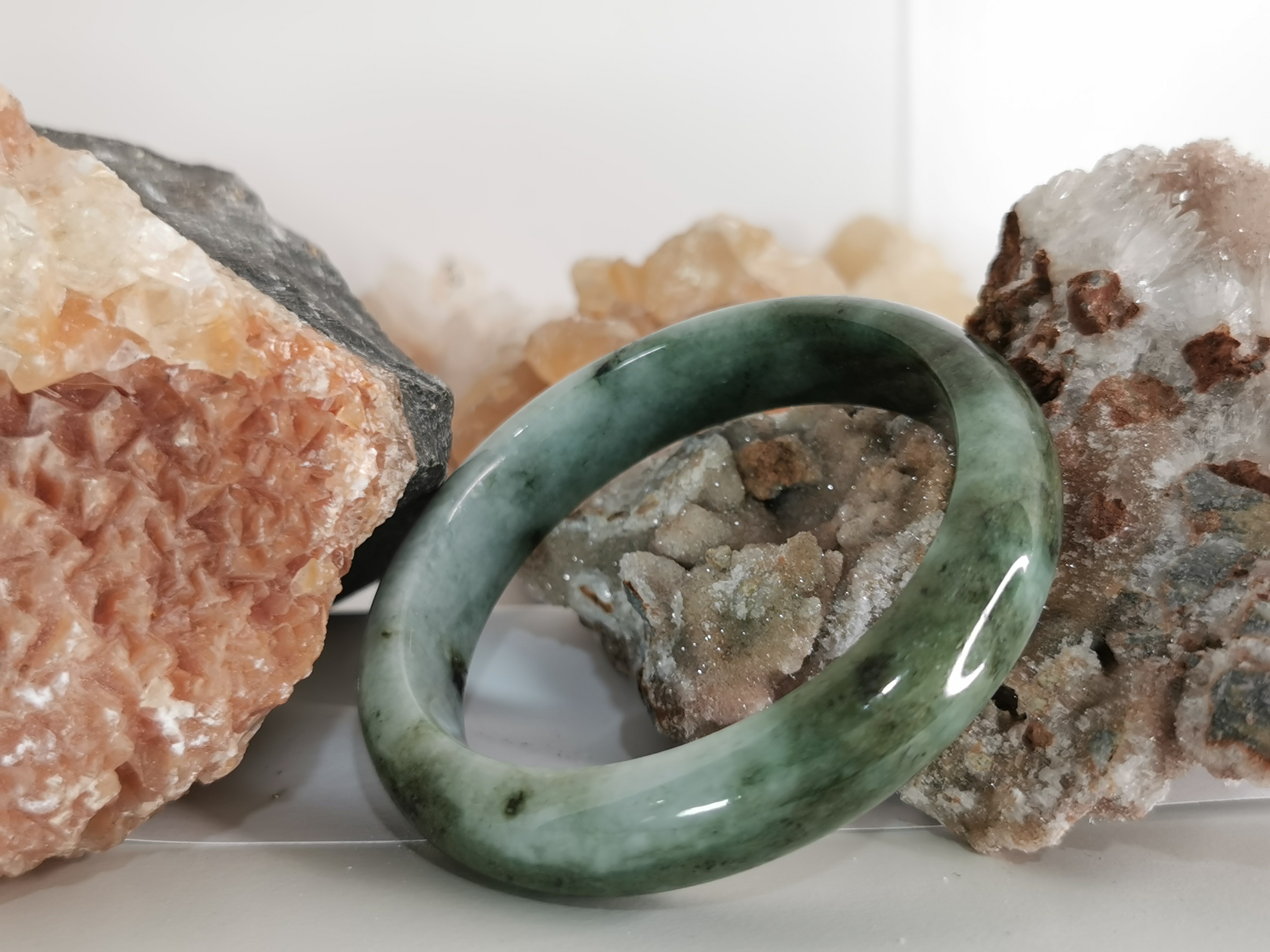 Green Bangle กำไลหยกเจไดต์แท้ Diameter/ เส้นผ่านศูนย์กลางด้านใน 55 mm.*