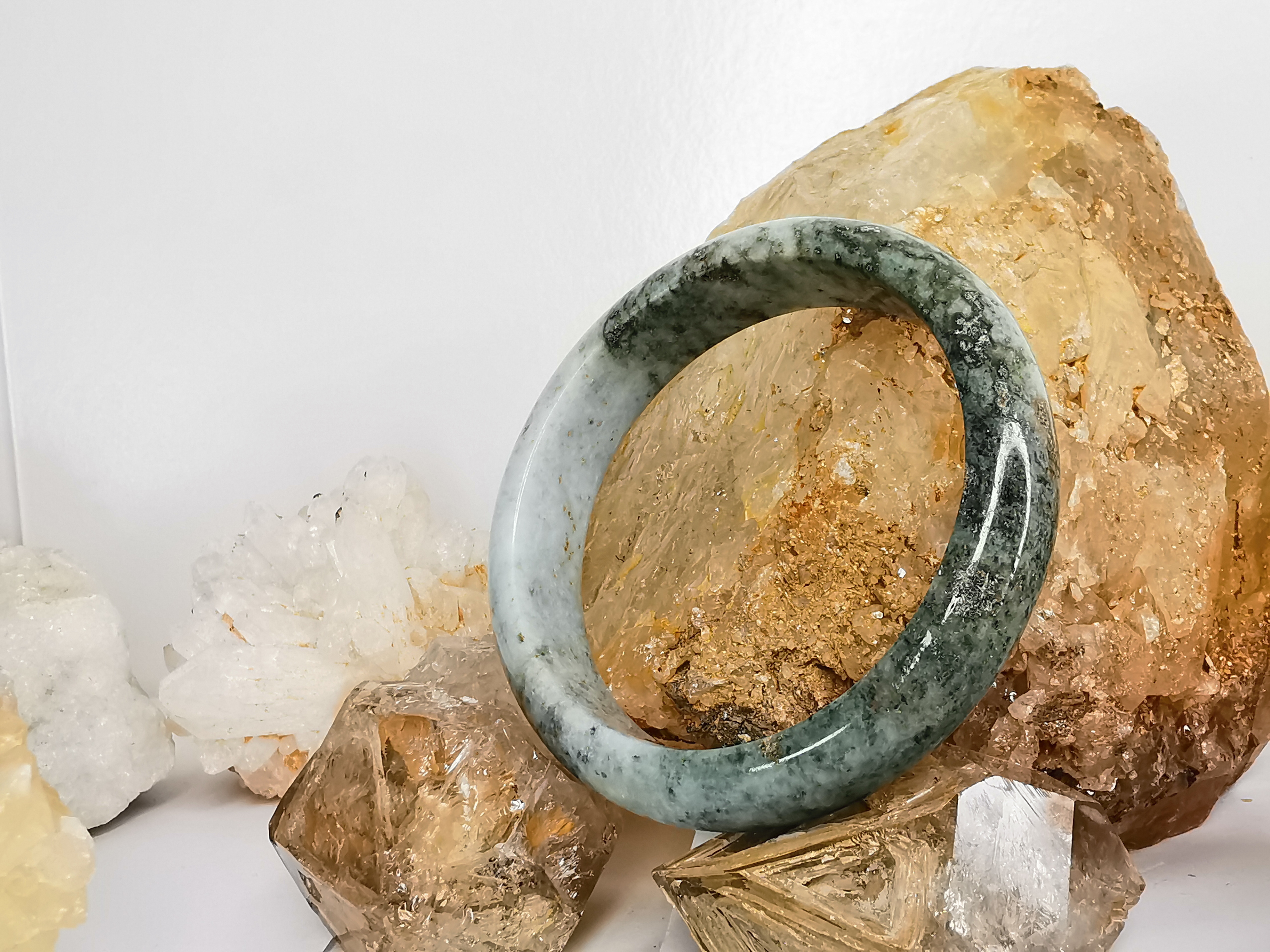 Green Brown Yellow White Jade Bangle กำไลหยกเจไดต์แท้ Diameter/ เส้นผ่านศูนย์กลางด้านใน 58 mm.