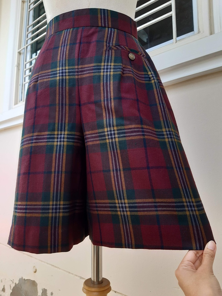 กางเกงคูลอตทรงสั้นลายสก็อตสีม่วงพลัม (Vintage culottes shorts)