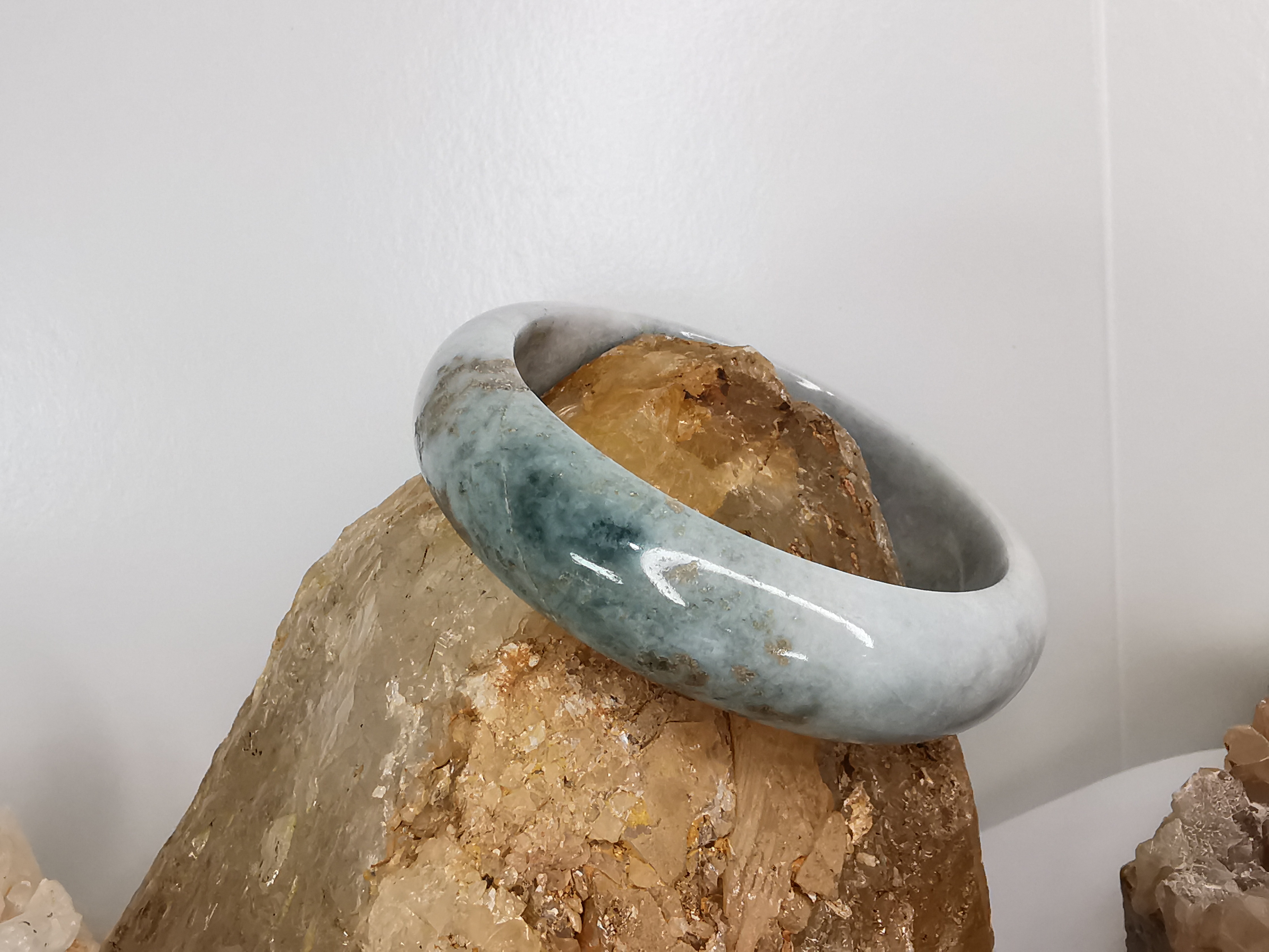 Green White Yellow Jade Bangle กำไลหยกเจไดต์แท้ Diameter/ เส้นผ่านศูนย์กลางด้านใน 59 mm.