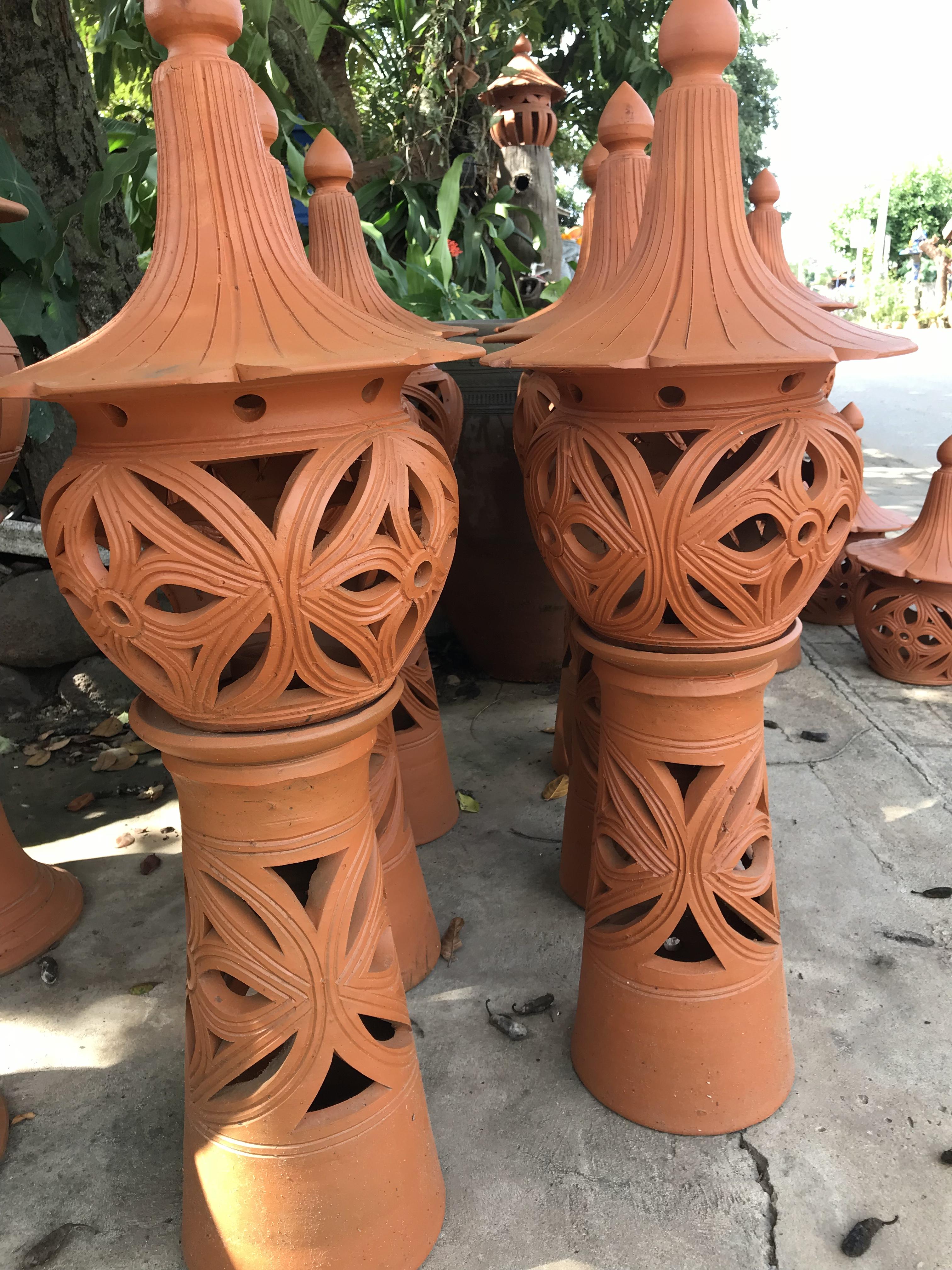 ชุดโคมไฟดินเผาเสาสูงสีดิน