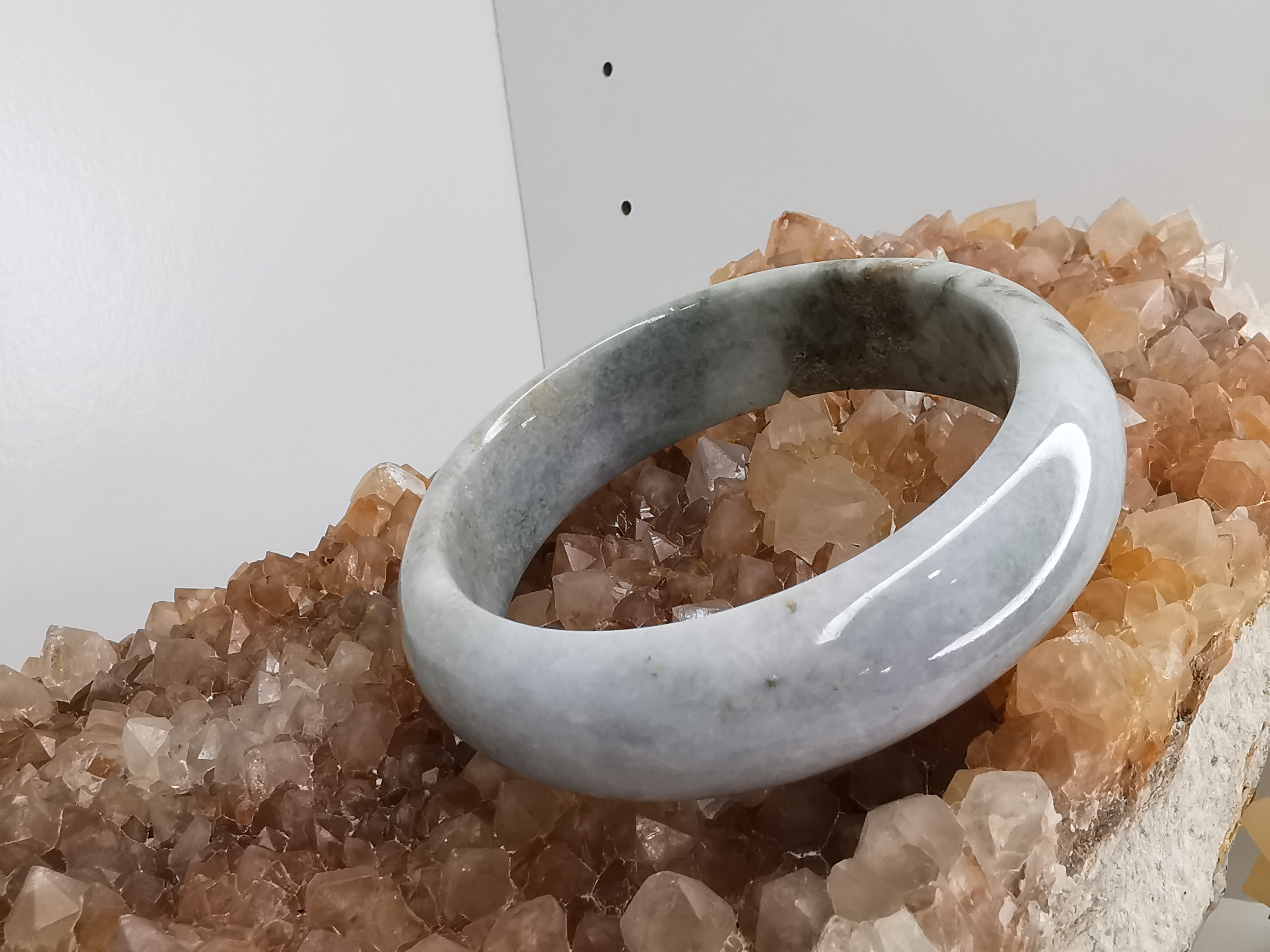 Green White Yellow Jade Bangle กำไลหยกเจไดต์แท้ Diameter/ เส้นผ่านศูนย์กลางด้านใน 59 mm.