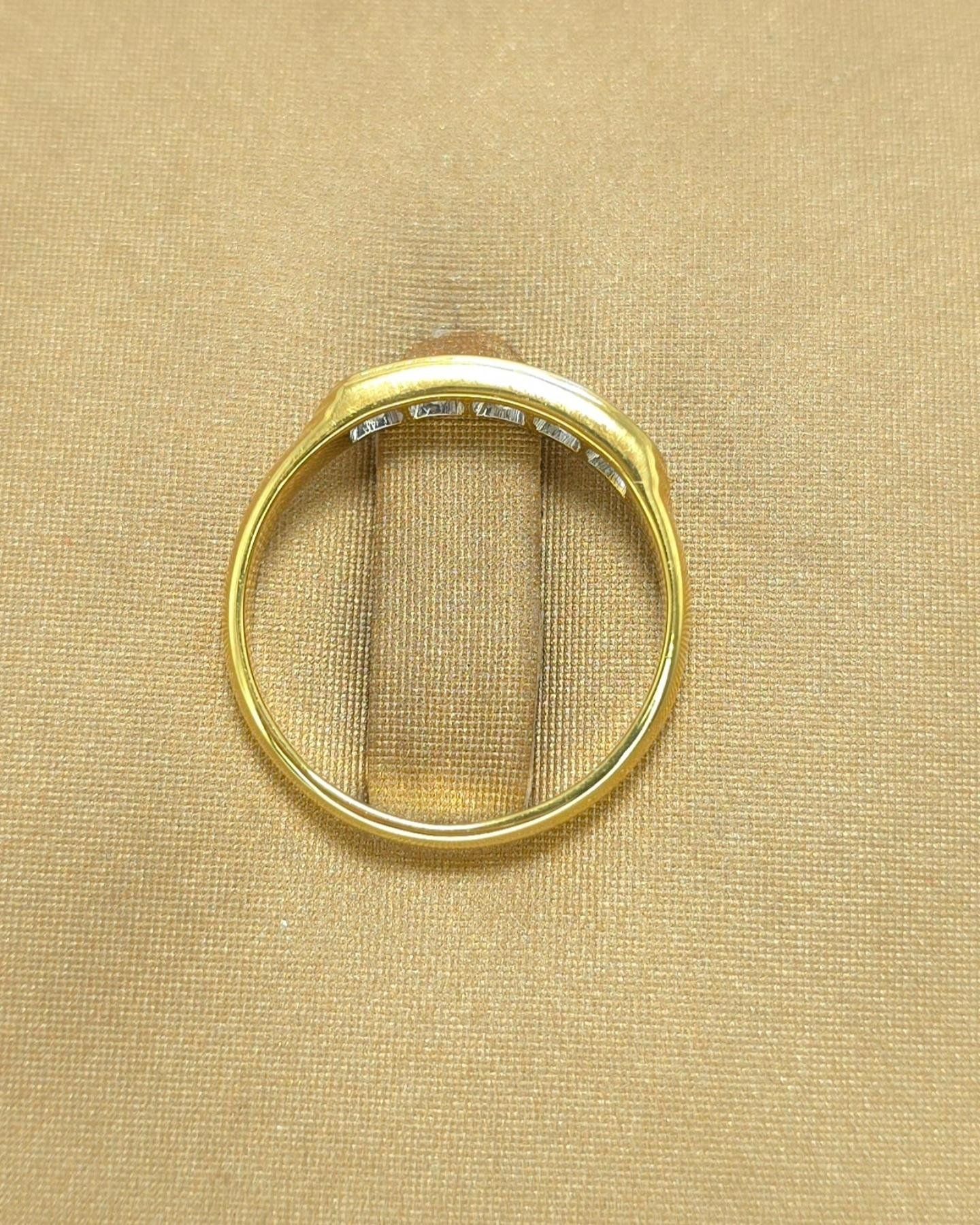 🚫ปิดการขาย(SoIdOut)🚫แหวนทองคำ 18K เพชรเกสร 7 ตัง 5 เม็ด รวม 35 ตัง น้ำ 95-96 ความสะอาด vvs-vs ไซส์ 51 น้ำหนัก 2.4 กรัม ราคา 9,900.-(Net)