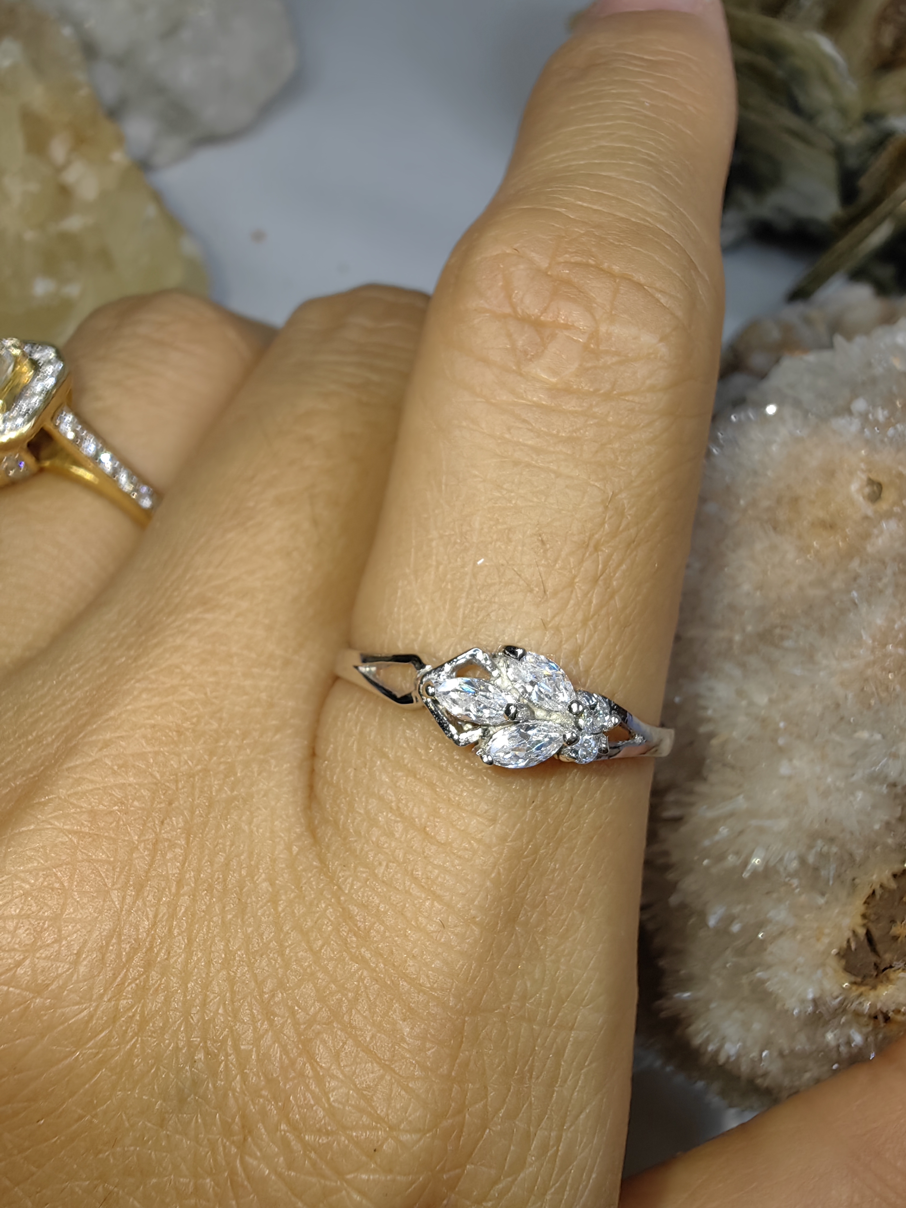 แหวนเพชร CZ เงินแท้ 92.5% Cubic Zirconia 925 Sterling Silver Ring Size 57