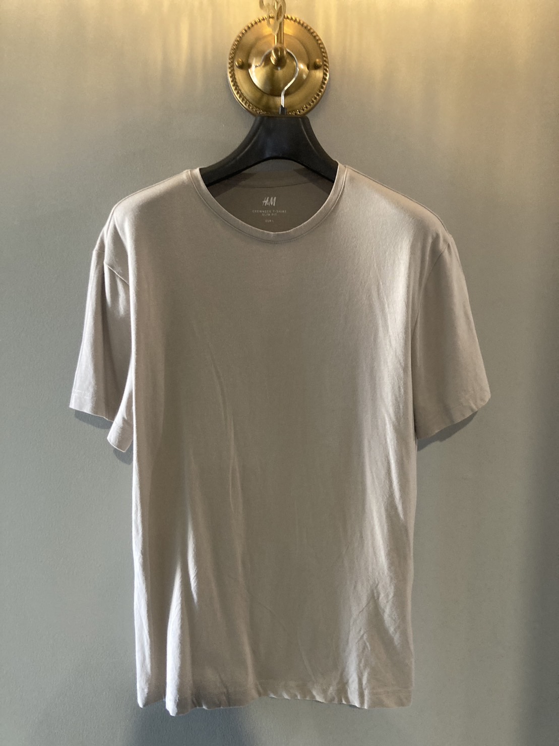 G 220054 เสื้อยืดคอกลมแขนสั้น H&M ราคาเช่า 30 บาท ต่อ 1 วัน