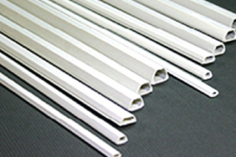 รางพลาสติก รางสายไฟ pvc พลาสติก รุ่น TT203 ยาว1เมตร 2เส้น ต่อ1ออเดอร์ แบบรางโค้ง รางร้อยสายโทรศัพท์ ขนาด 12 x 20 x 1 ม