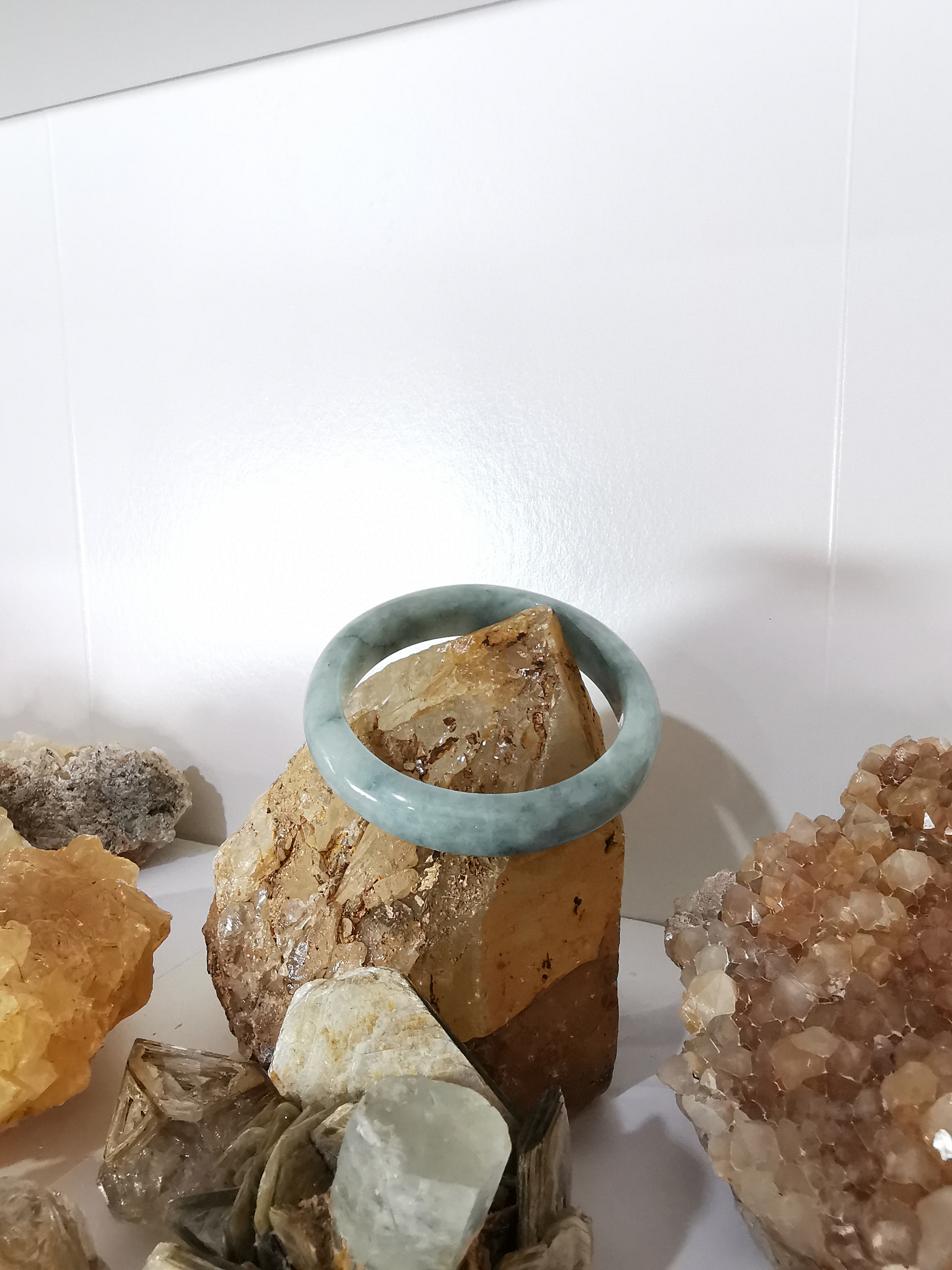 Green Bangle กำไลหยกเจไดต์แท้ Diameter/ เส้นผ่านศูนย์กลางด้านใน 59 mm.*