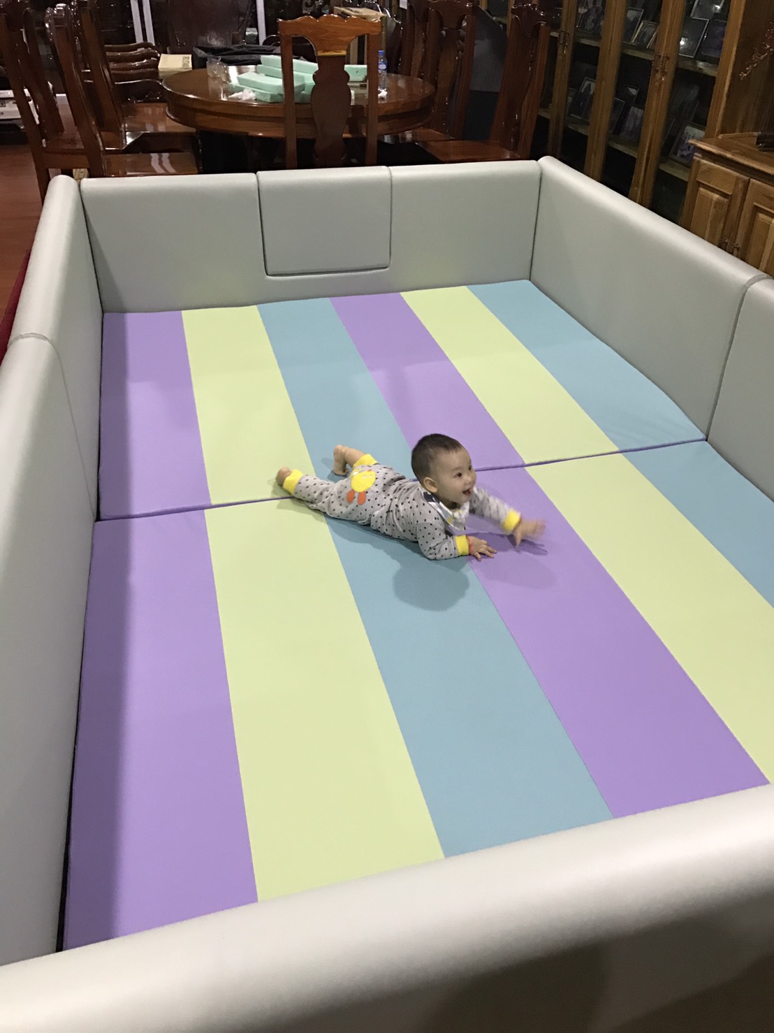 ตัวอย่างสี คอกกั้นเด็ก