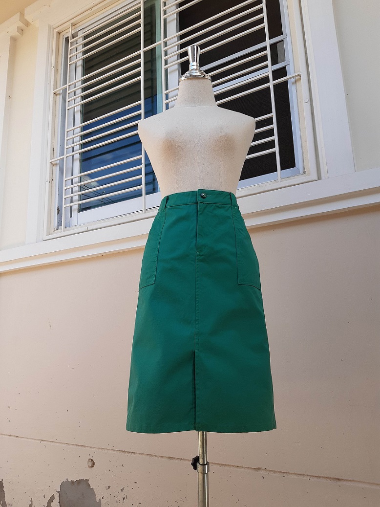 กระโปรงทรงเอสีเขียว