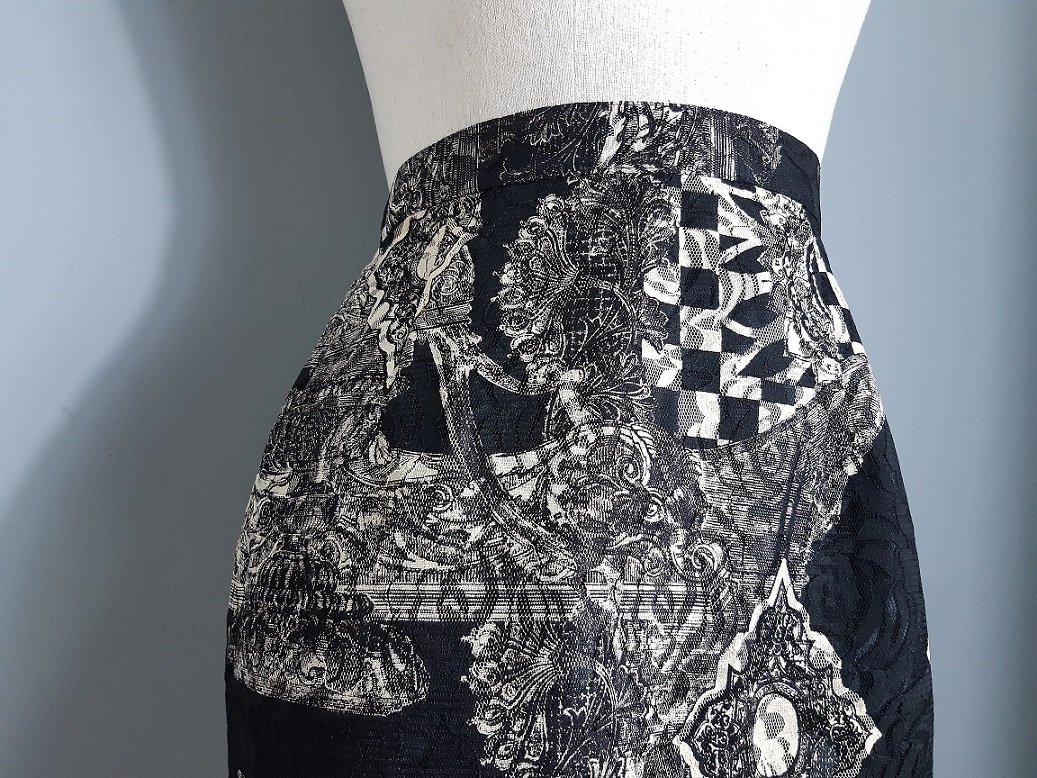 กระโปรงลูกไม้ทรงเอสีดำ ใส่ทำงานได้