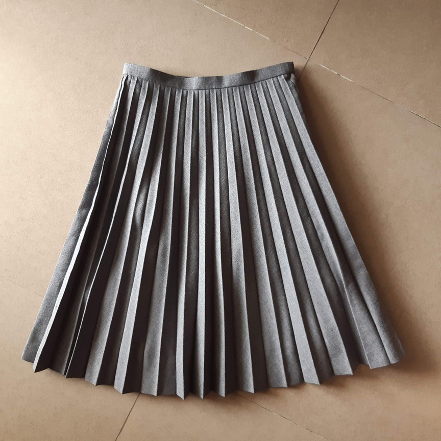 กระโปรงพลีทญี่ปุ่นสีเทา