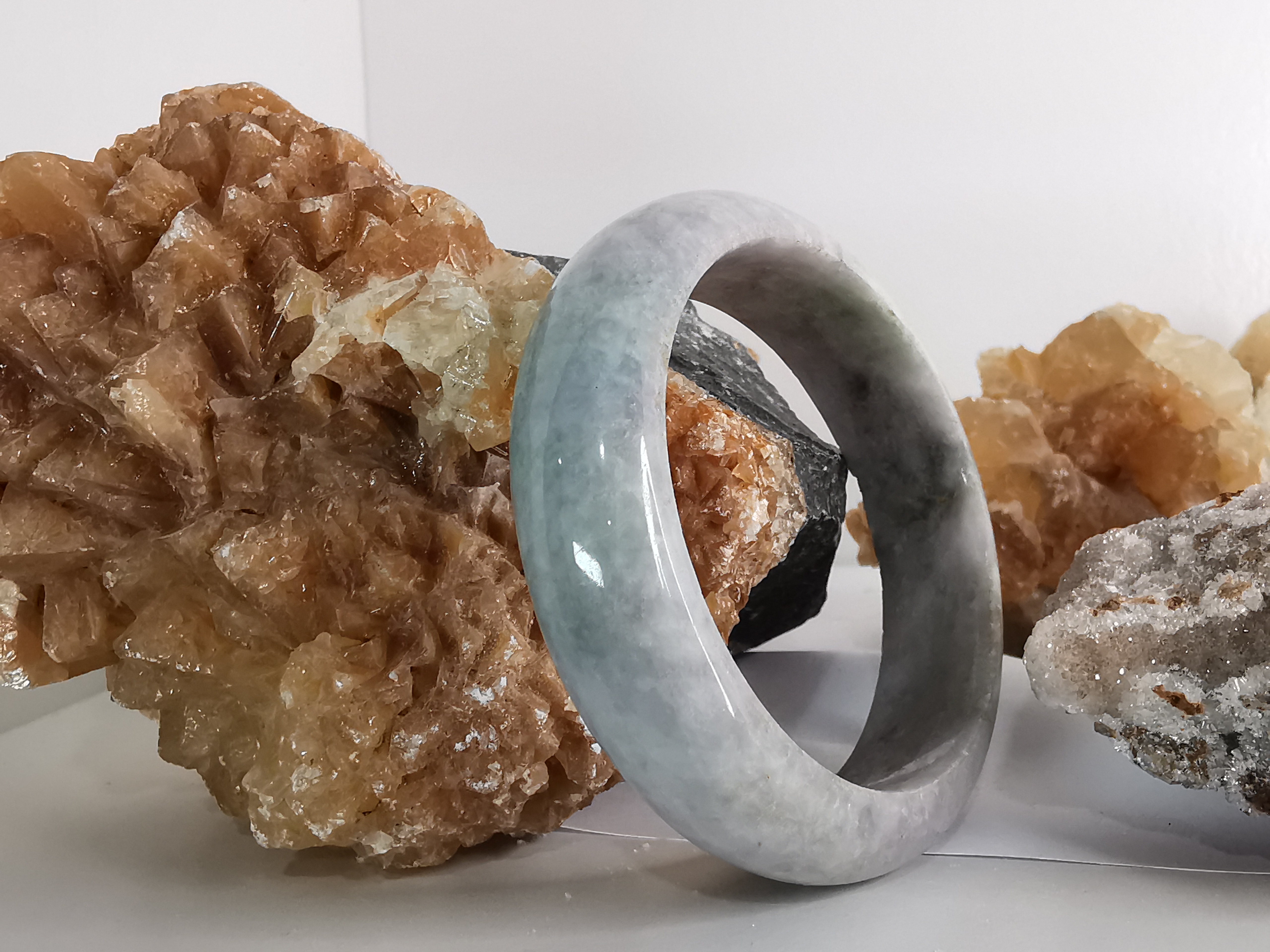 Blue White Green Jade Bangle กำไลหยกเจไดต์แท้ Diameter/ เส้นผ่านศูนย์กลางด้านใน 55 mm.