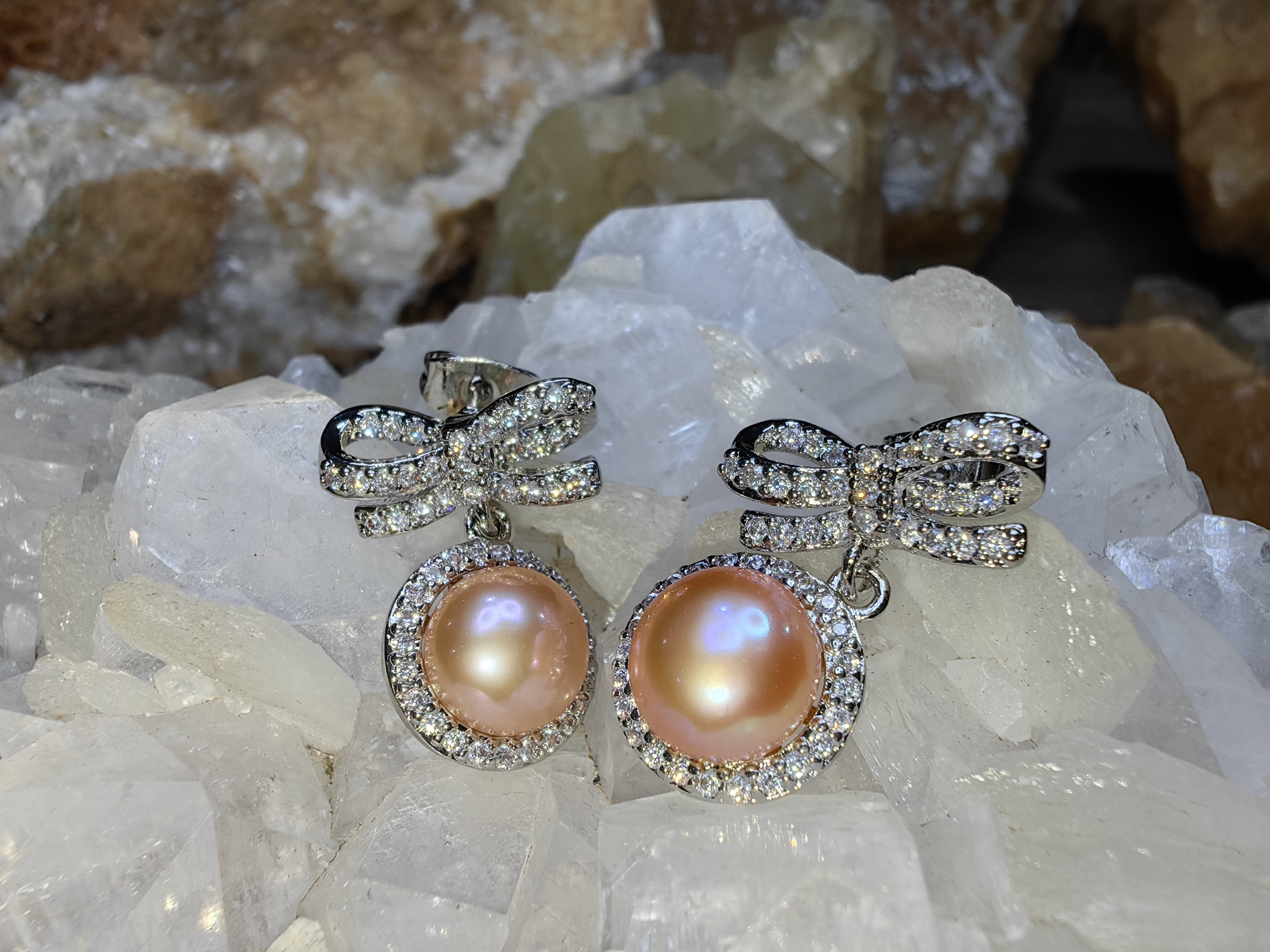 ต่างหูไข่มุกเลี้ยงธรรมชาติ เพชรสวิส Natural Cultured Pearl Swiss Diamond Earrings