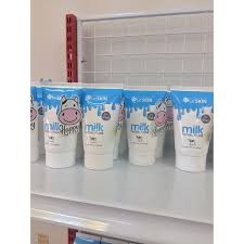 Le’ SKIN milk Facial Foam เลอสกิน โฟมล้างหน้าสูตรน้ำนม 100ml.