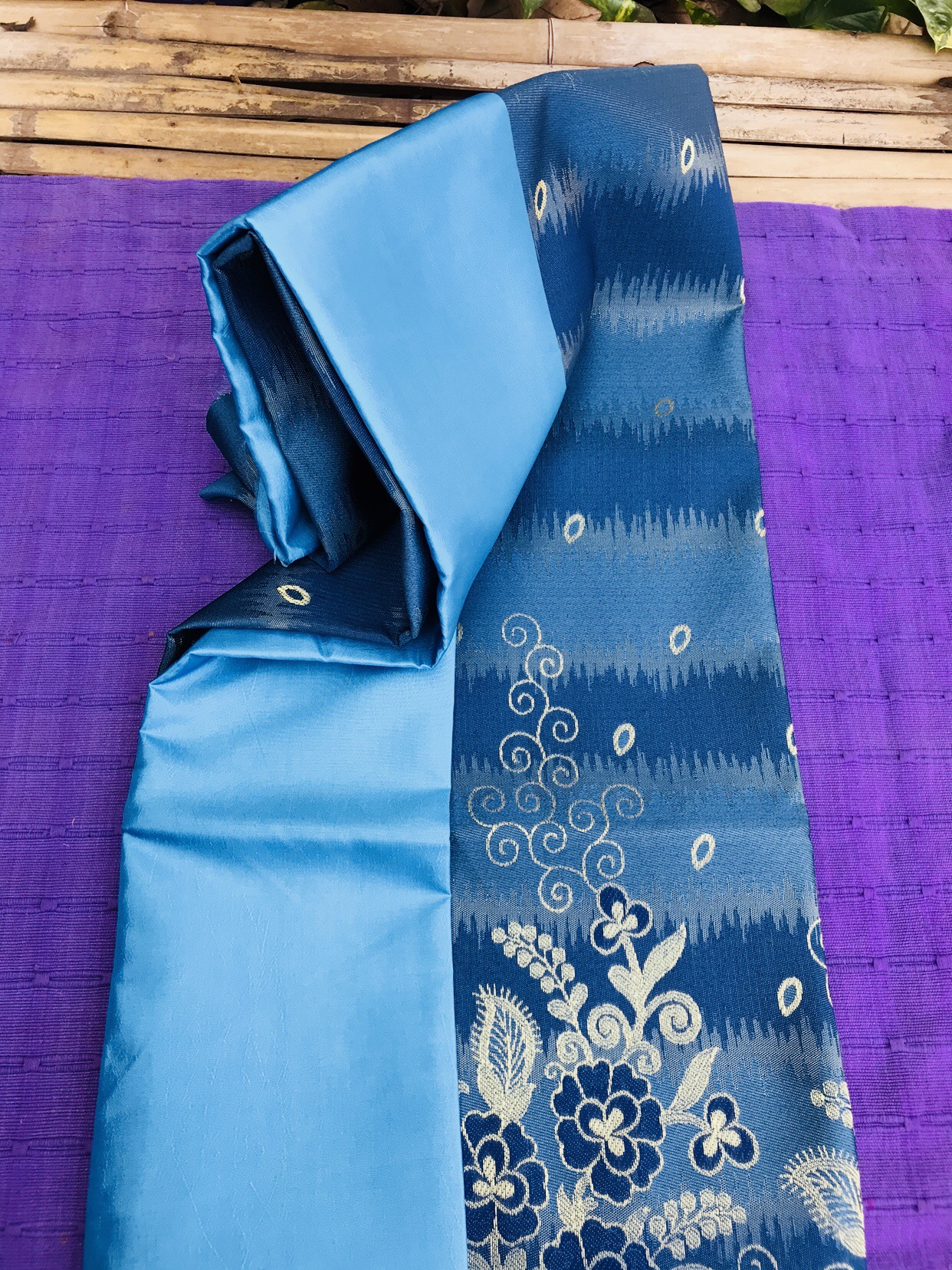 ผ้าฝ้ายผสมยกดอก