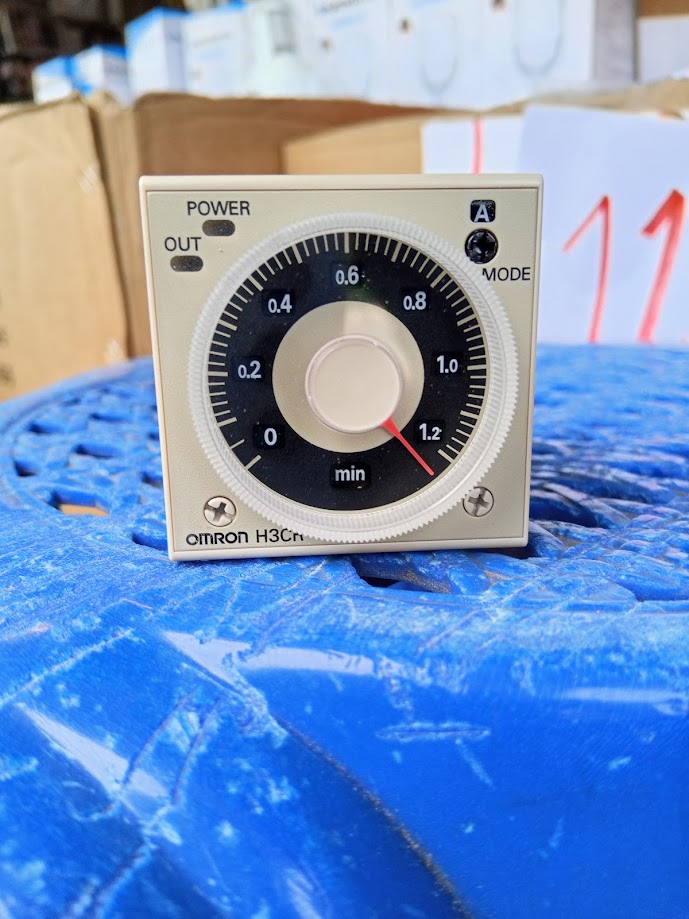 OMRON TIMER ไทมเมอร์ ทาเมอร์ตั้งเวลา ออมรอน รุ่น H3CR-A 11ขา 220V 1ชุด มีใบกำกับภาษี
