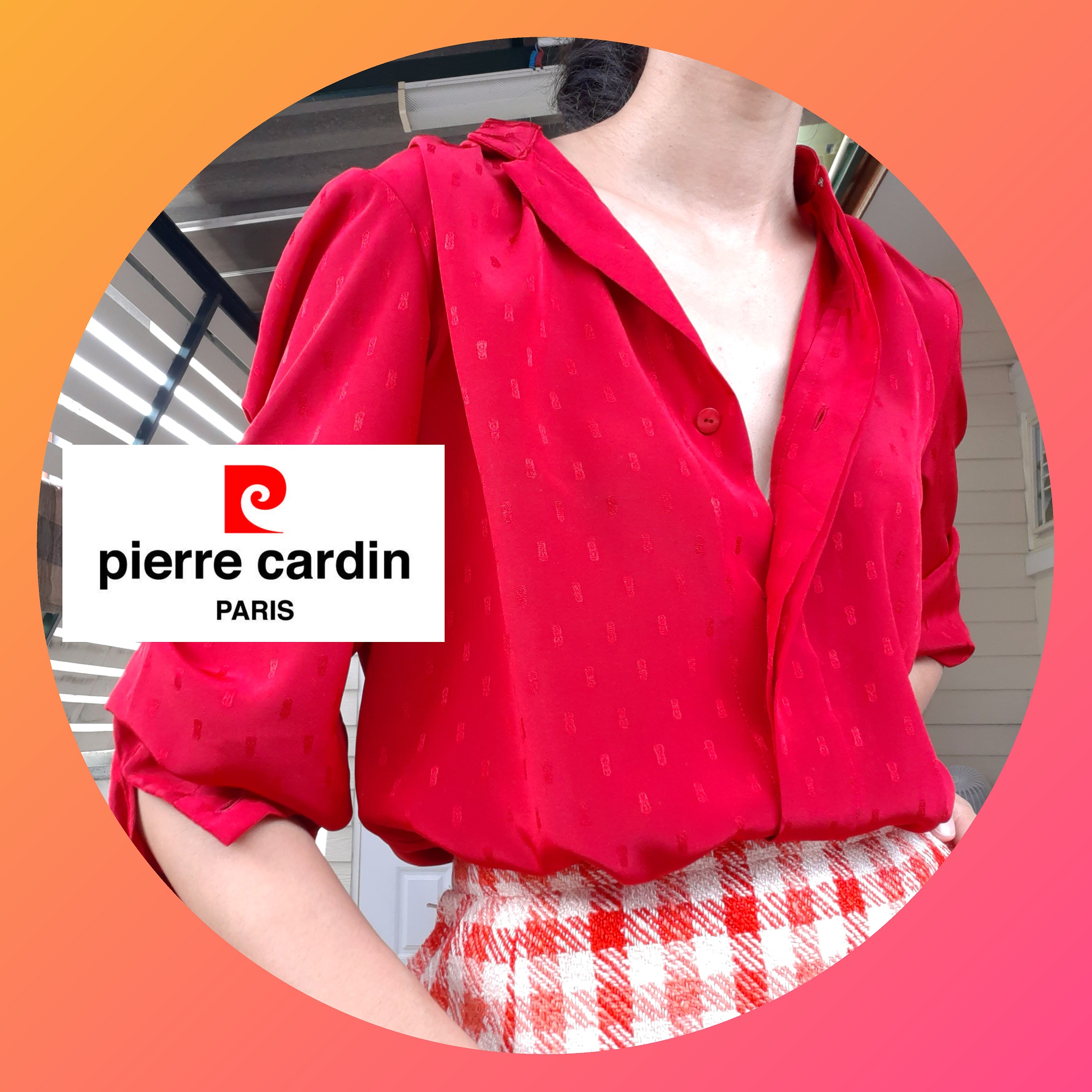 เสื้อเชิ้ตสีแดงแบรนด์ Pierre Cardin