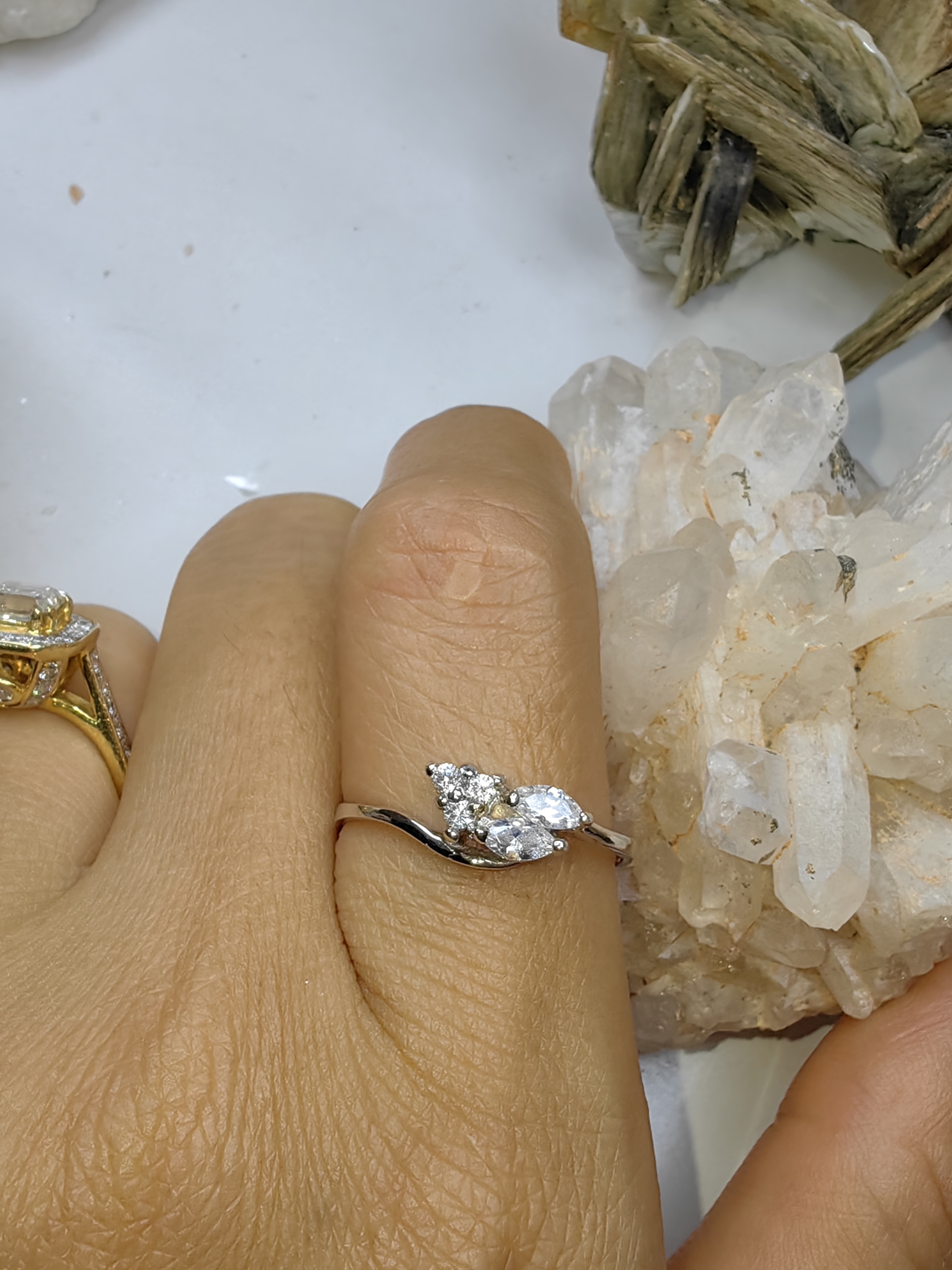 แหวนเพชร CZ เงินแท้ 92.5% Cubic Zirconia 925 Sterling Silver Ring Size 59