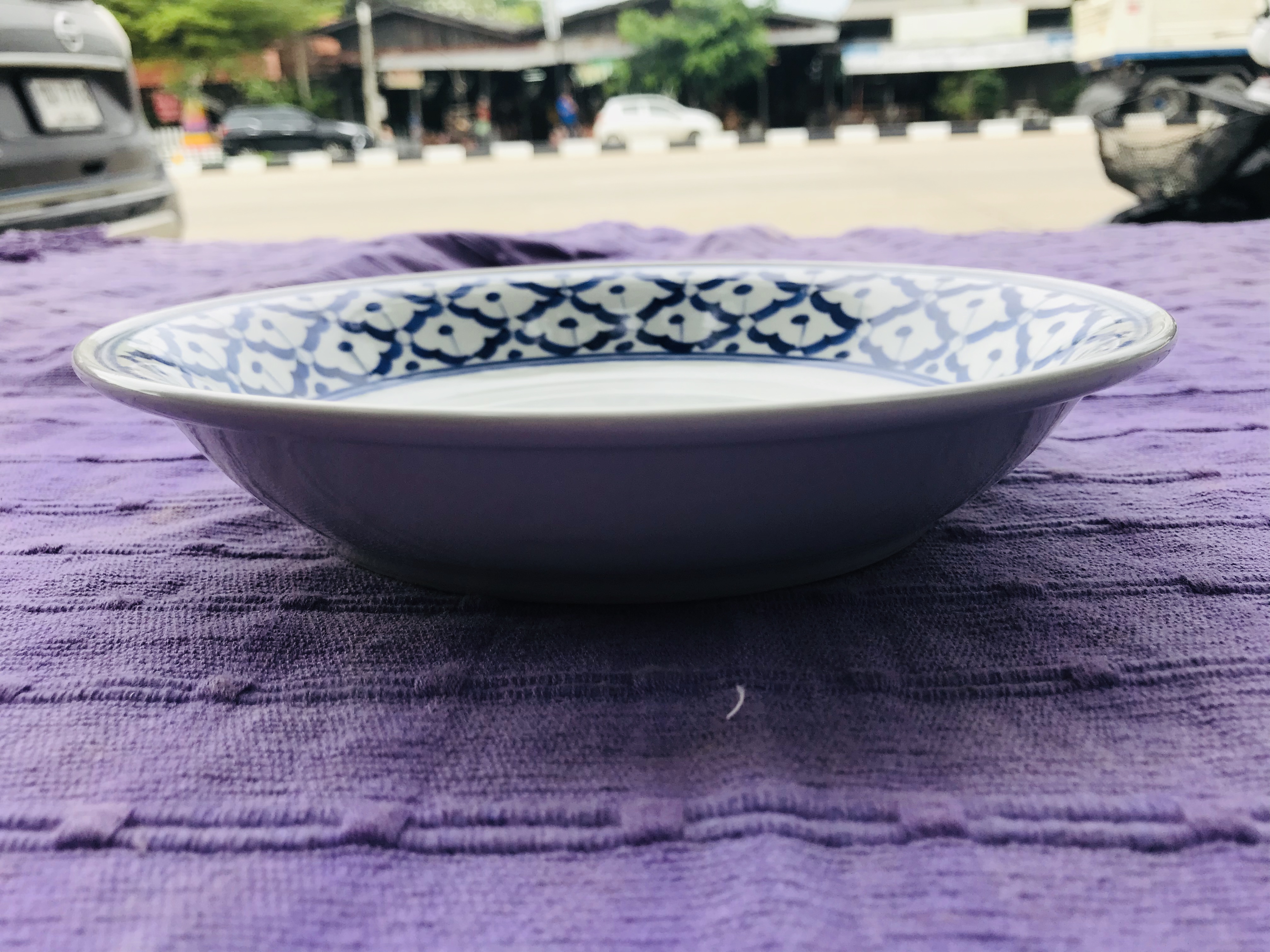 ชามลายไทยทรงลึก8"