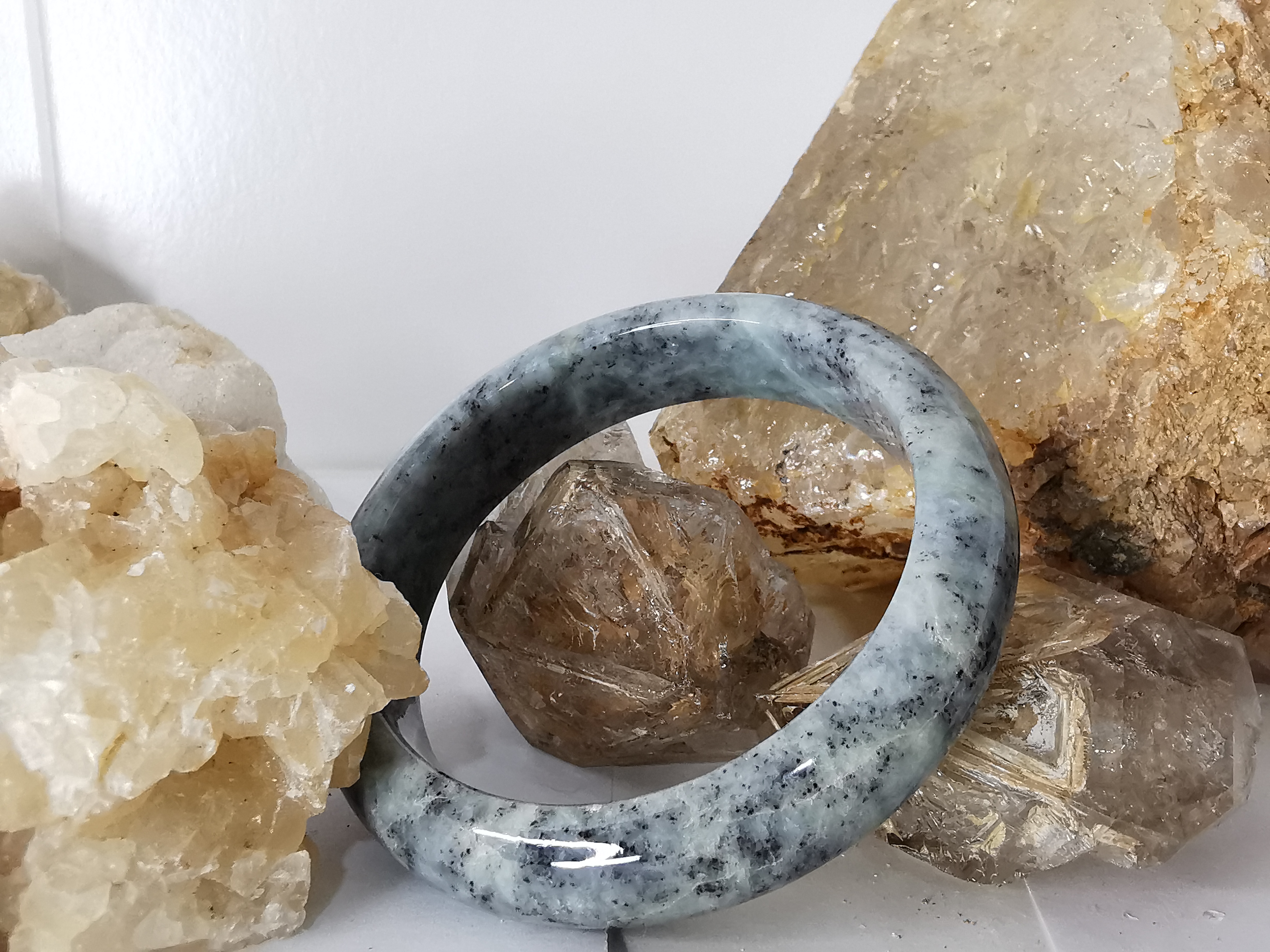 Grey Black Green Jade Bangle กำไลหยกเจไดต์แท้ Diameter/ เส้นผ่านศูนย์กลางด้านใน 55 mm.