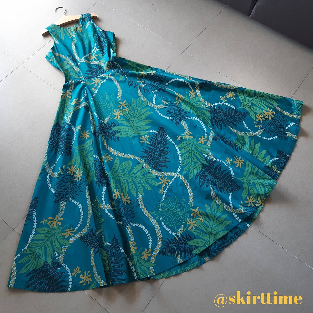 เดรสฮาวายวินเทจแขนกุดลายดอก สีเขียวสวยๆ